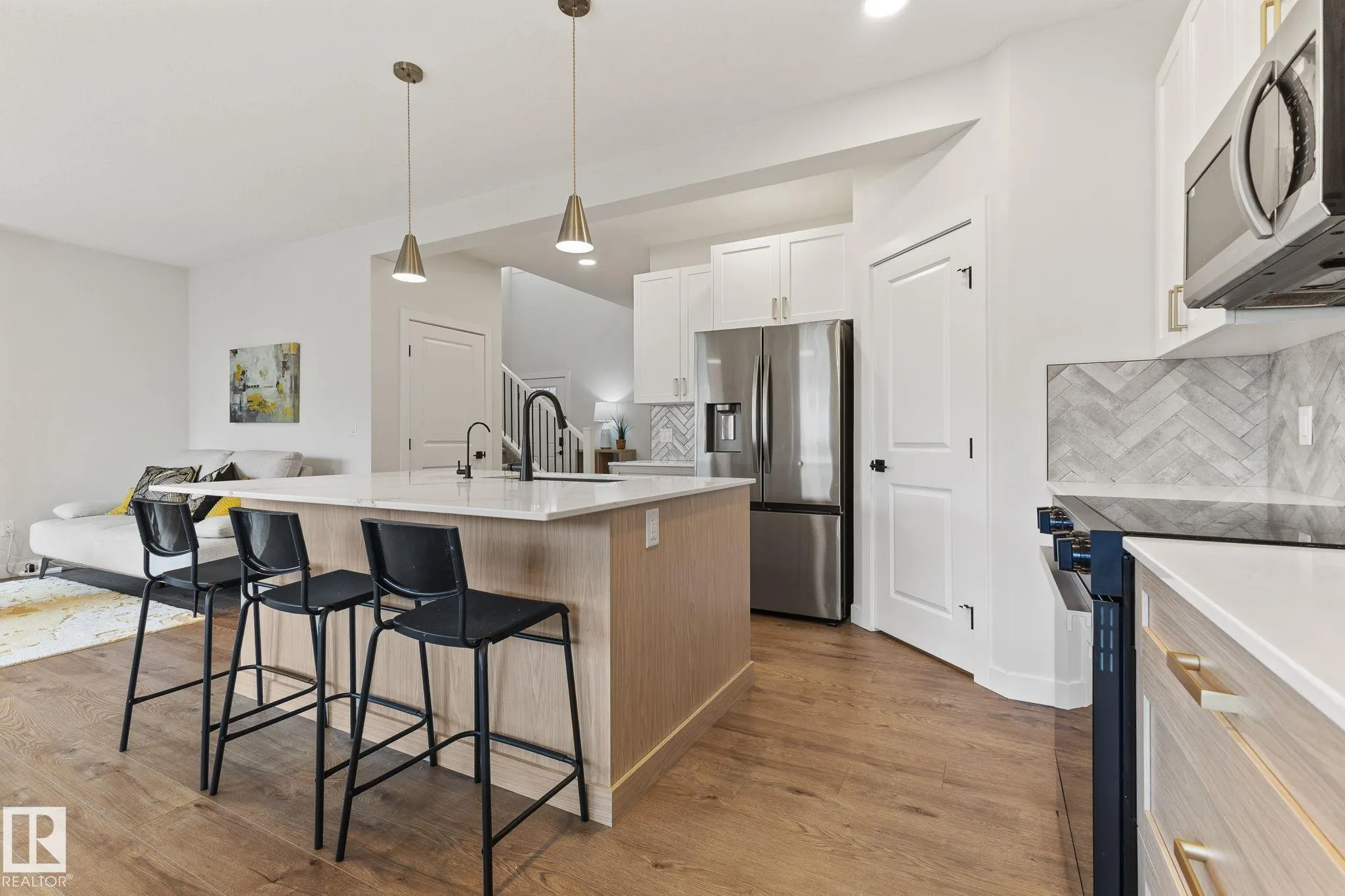 10 Sereno Lane