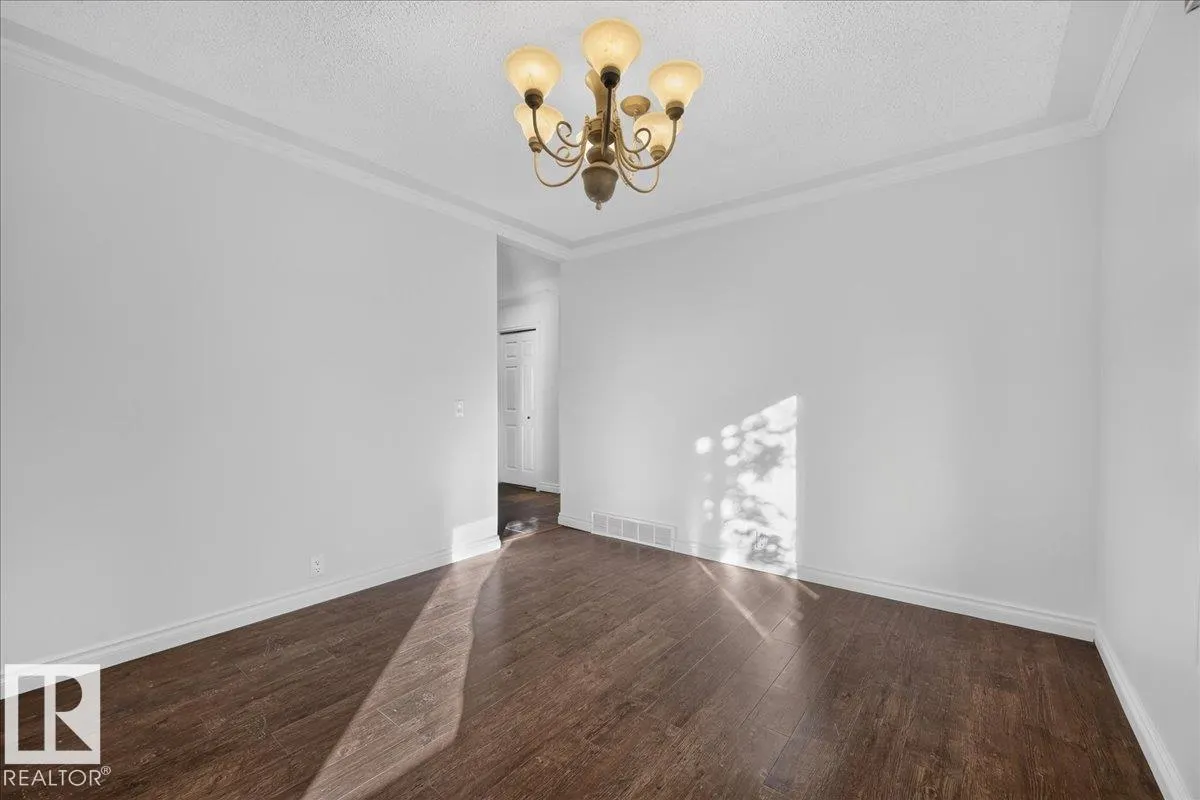 8 WAHSTAO Crescent