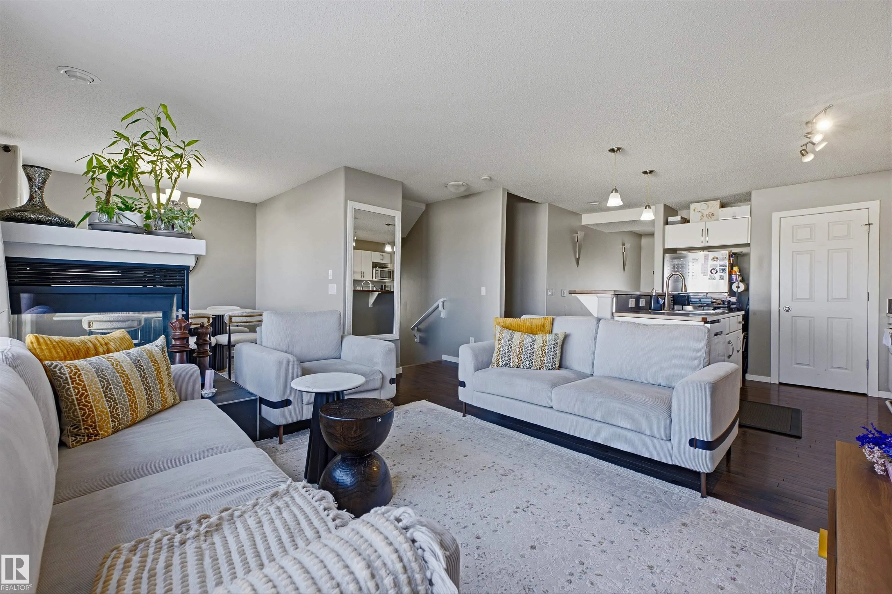3151 TRELLE Loop