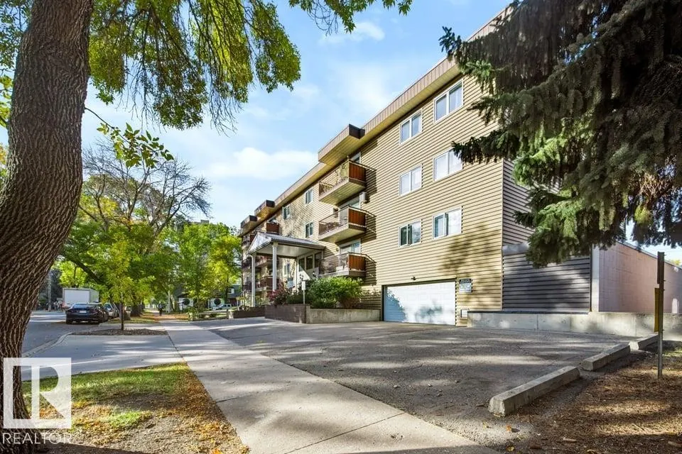 10208 113 Street