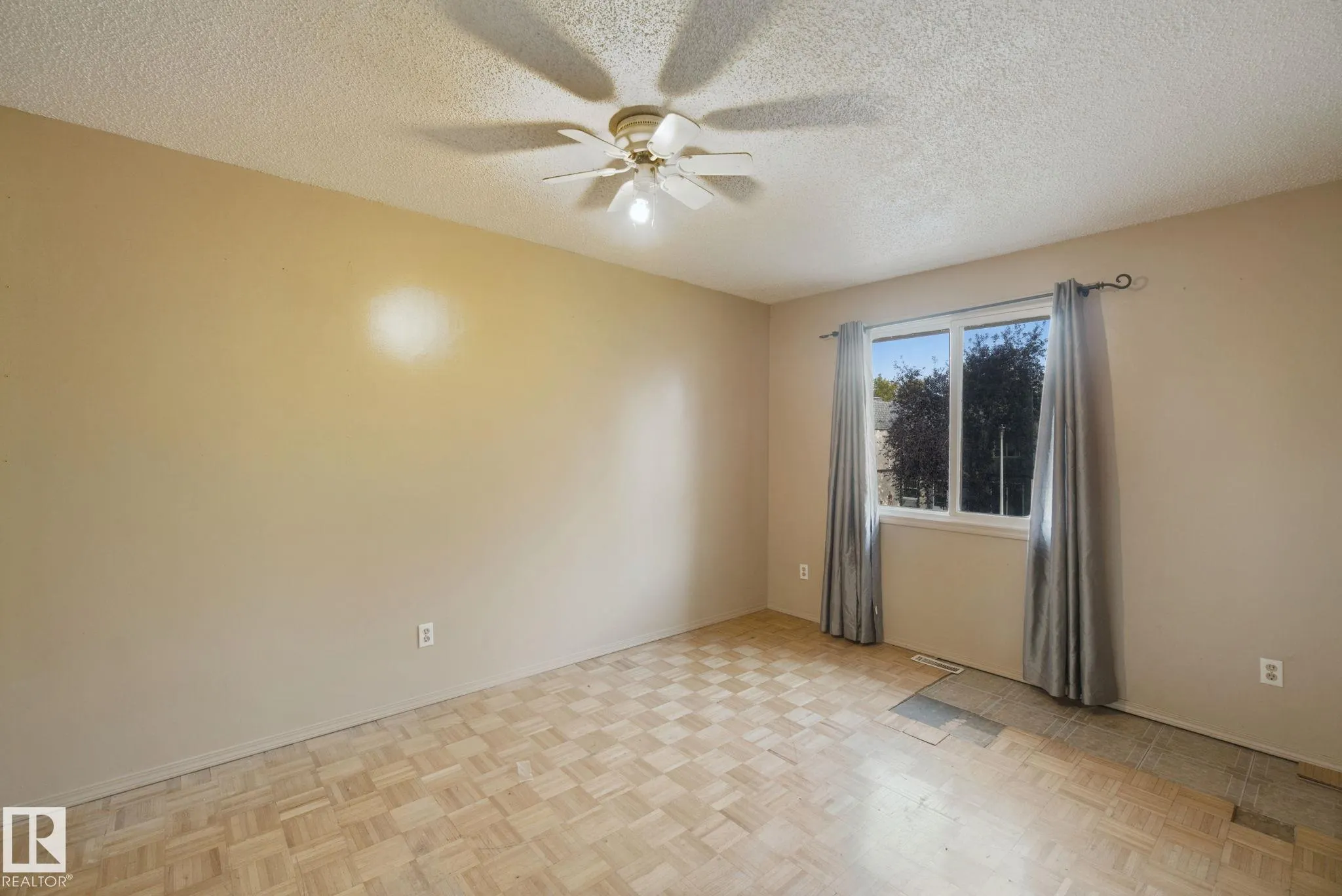 193F HOMESTEAD Crescent