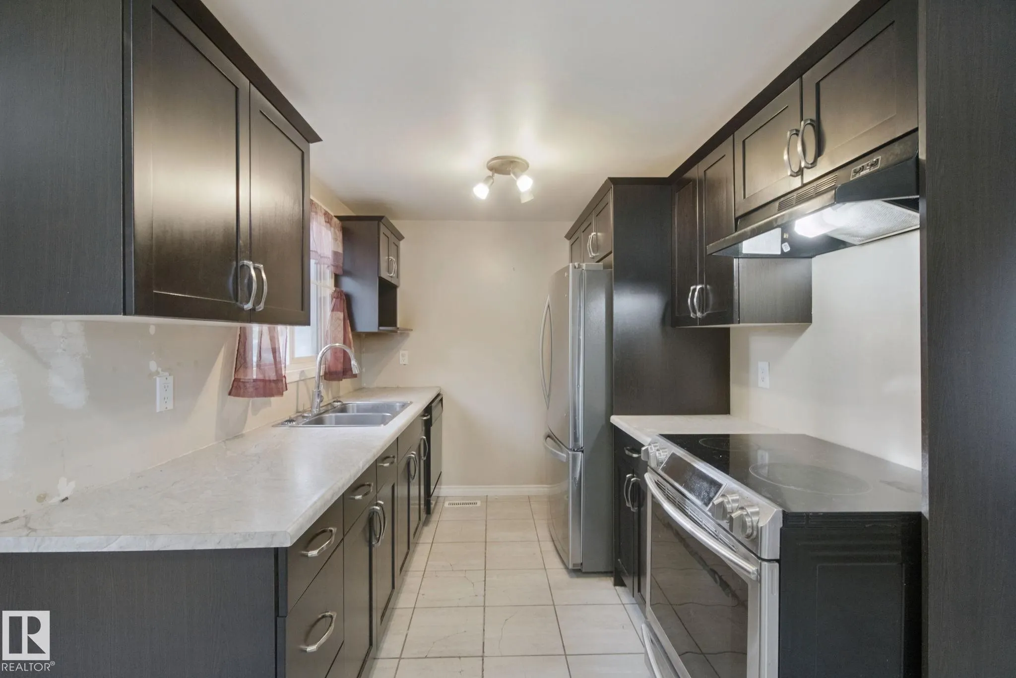 193F HOMESTEAD Crescent