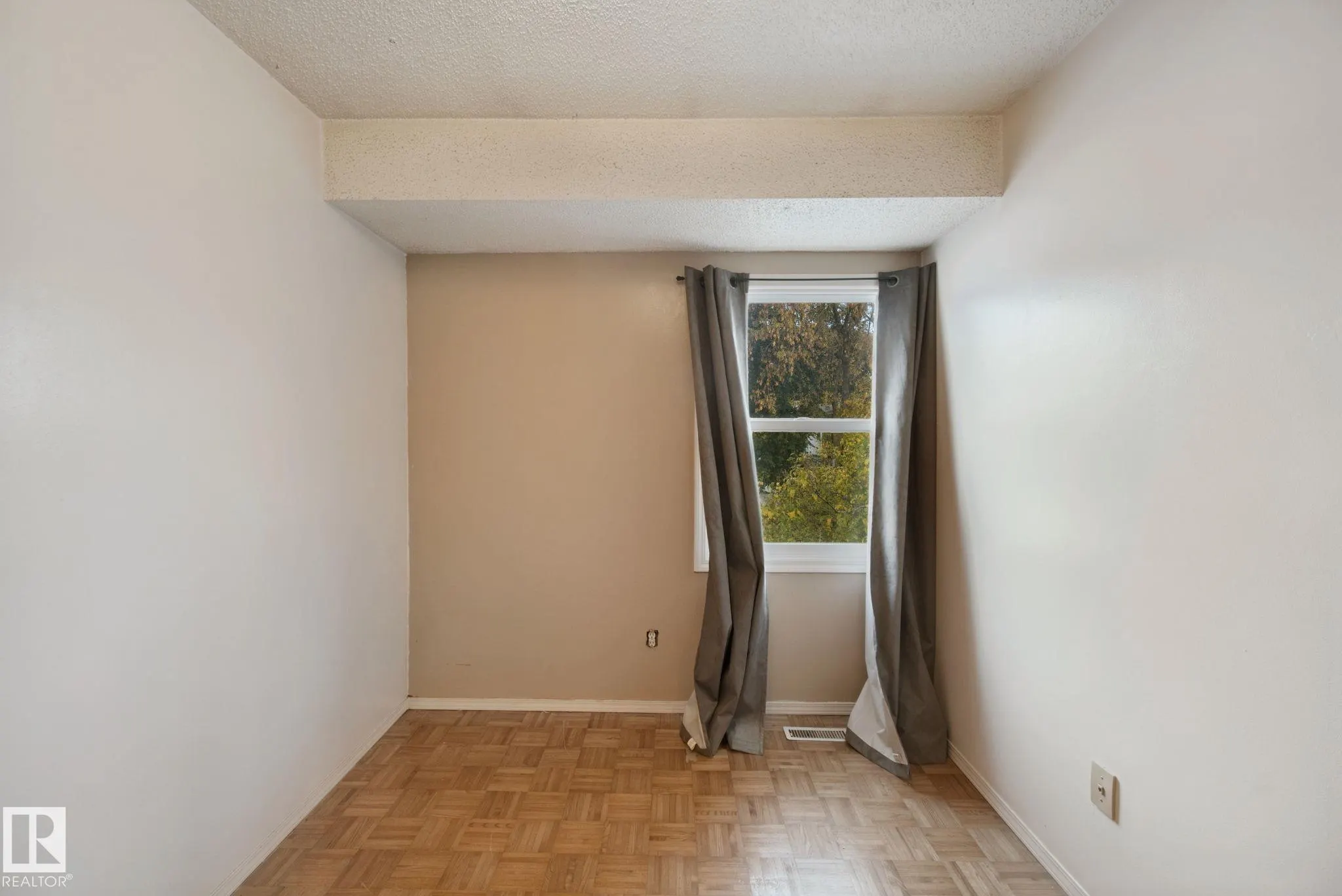 193F HOMESTEAD Crescent