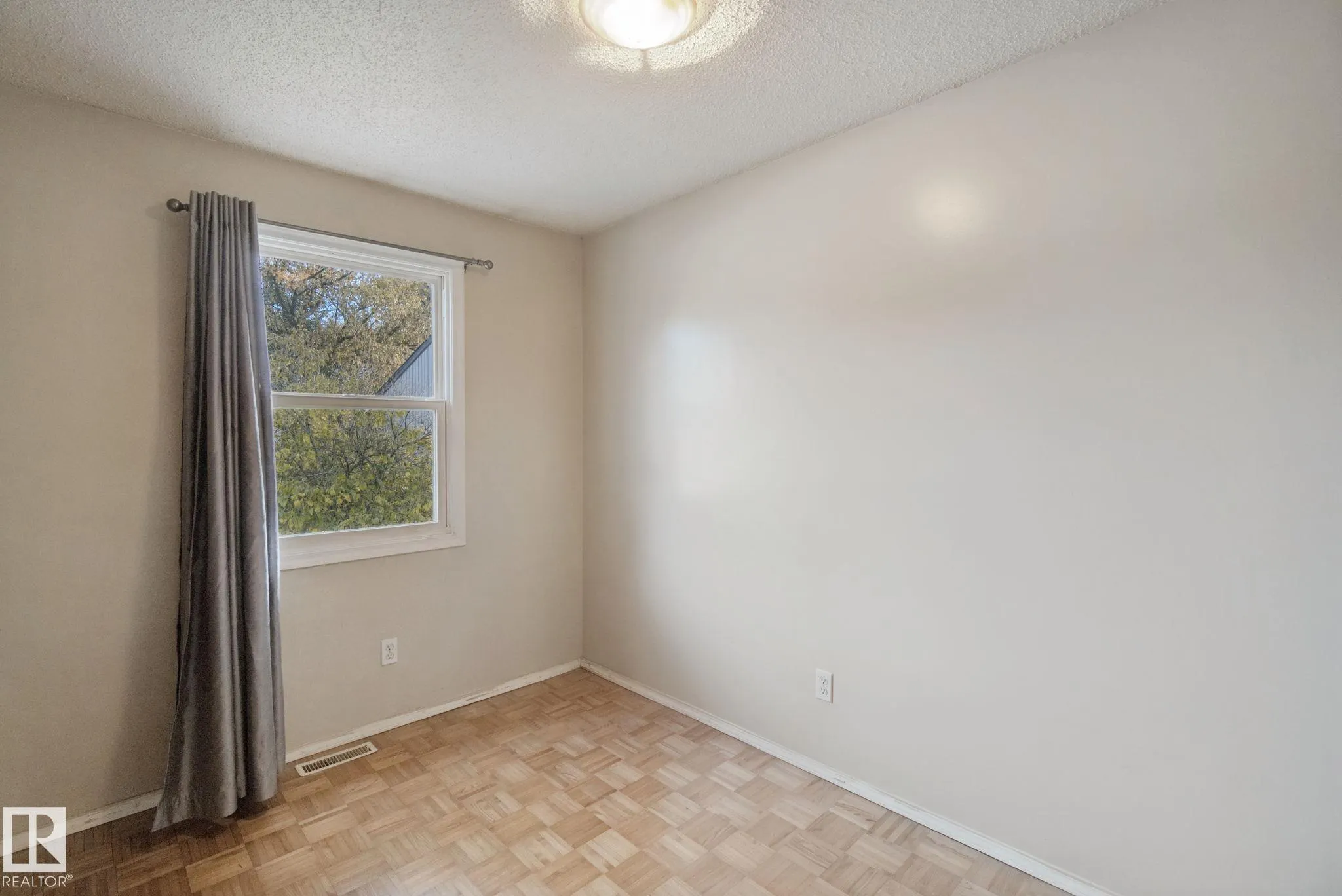 193F HOMESTEAD Crescent