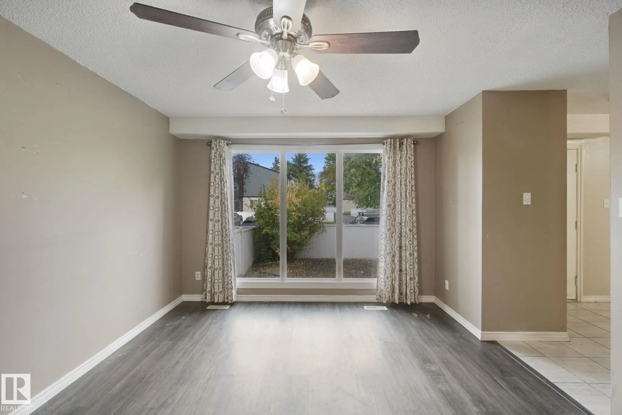193F HOMESTEAD Crescent