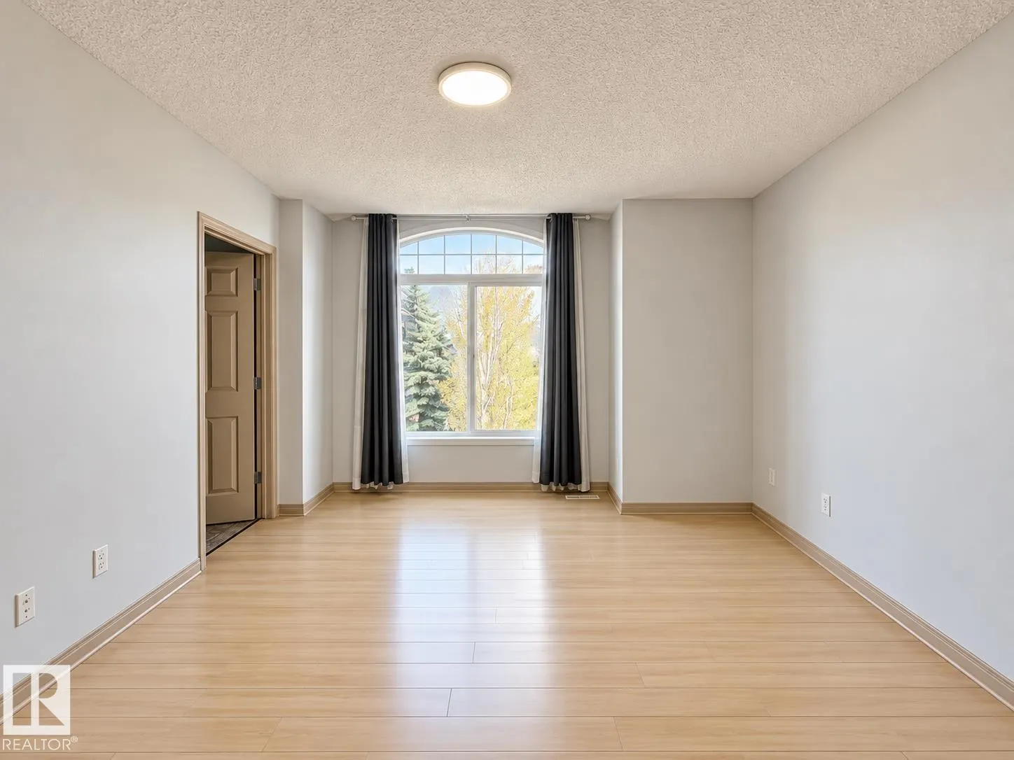 4755 TERWILLEGAR Common