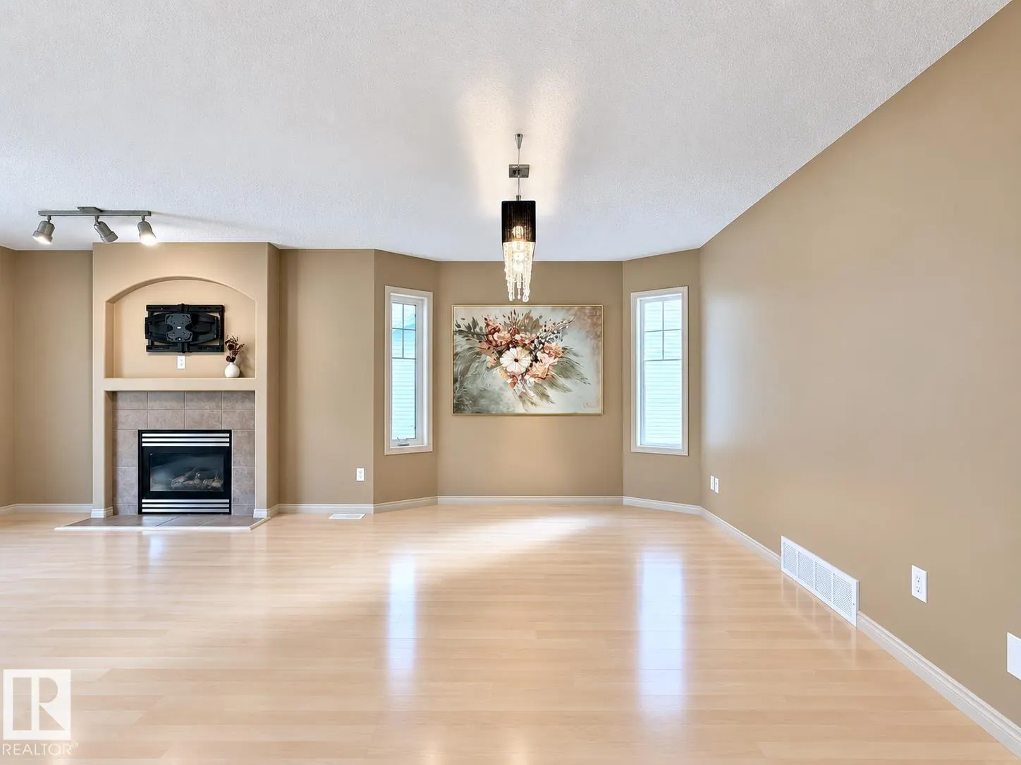 4755 TERWILLEGAR Common