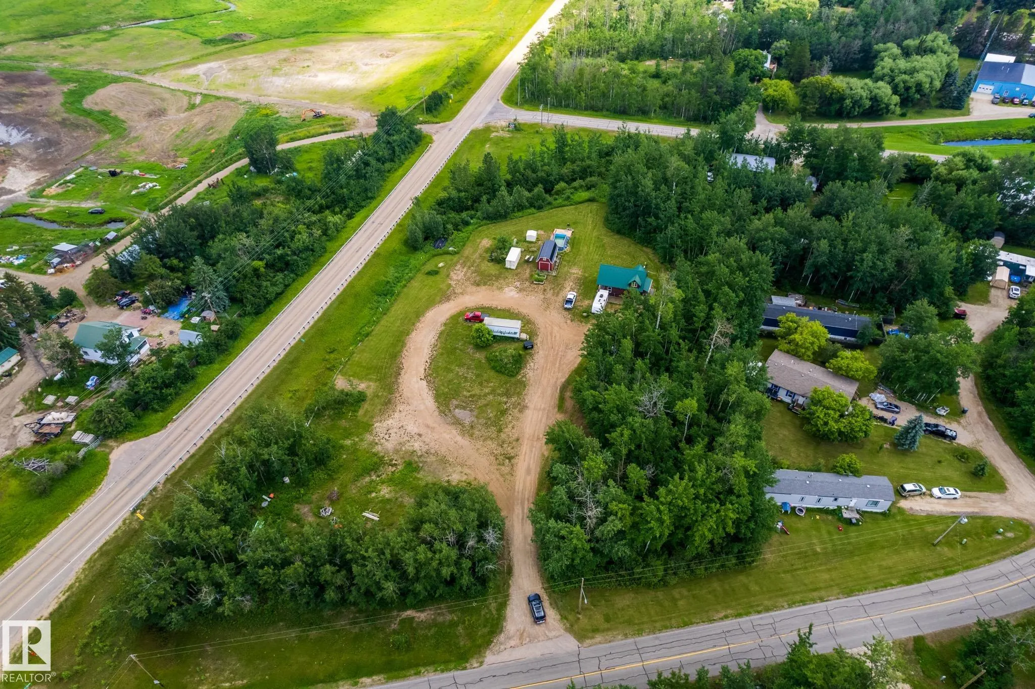 54500 LAC STE ANNE Trail