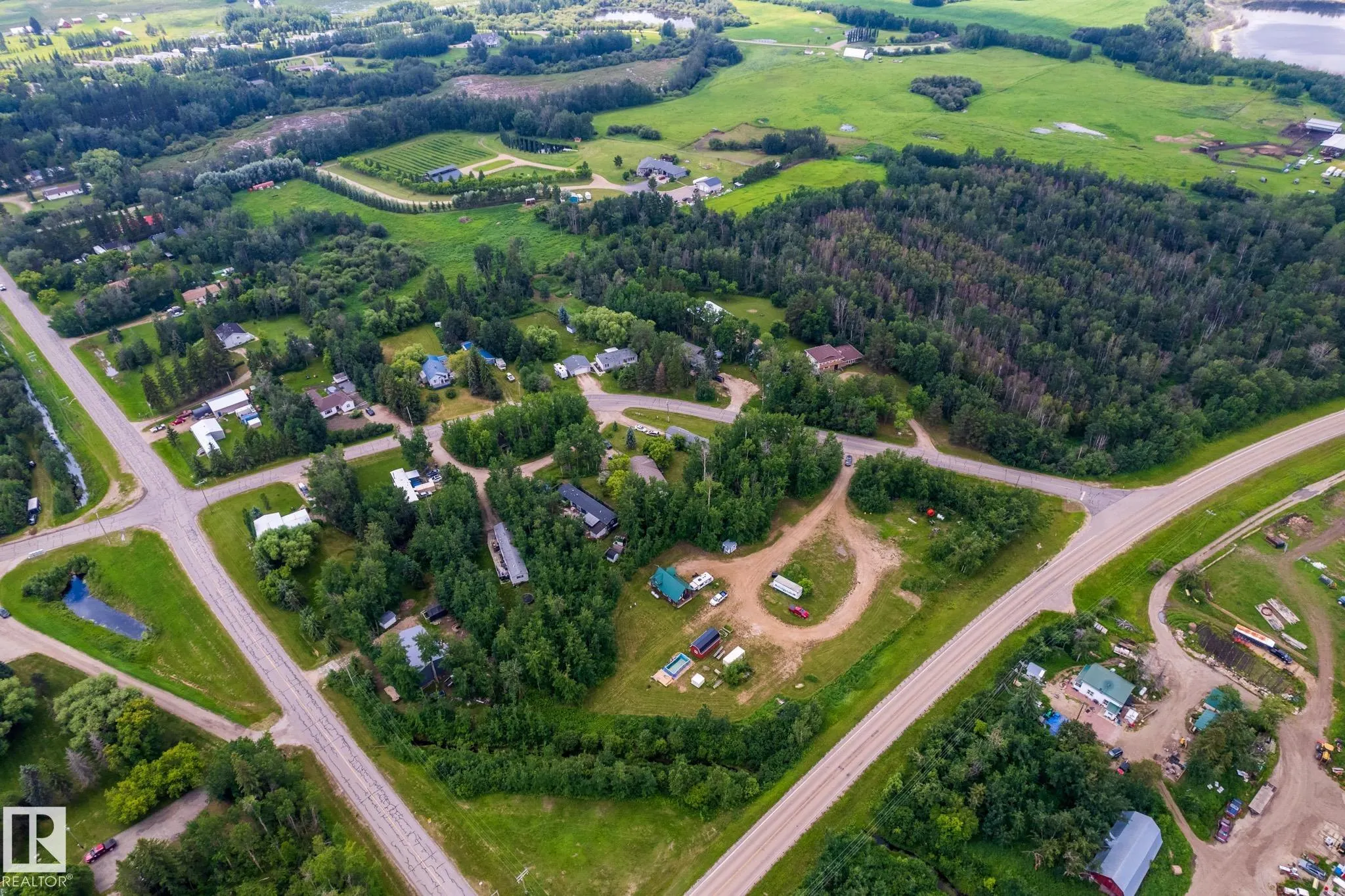 54500 LAC STE ANNE Trail