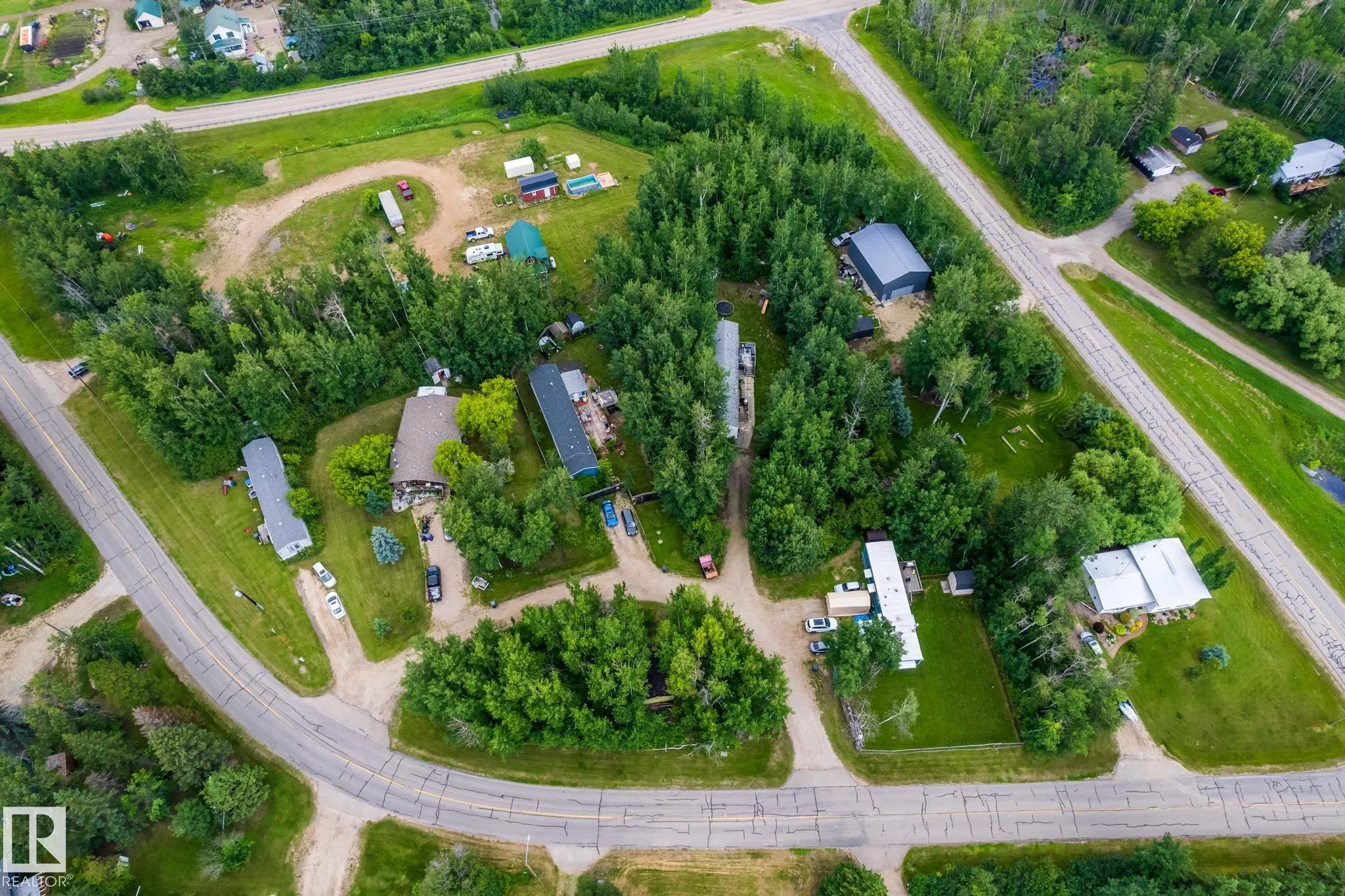 54500 LAC STE ANNE Trail