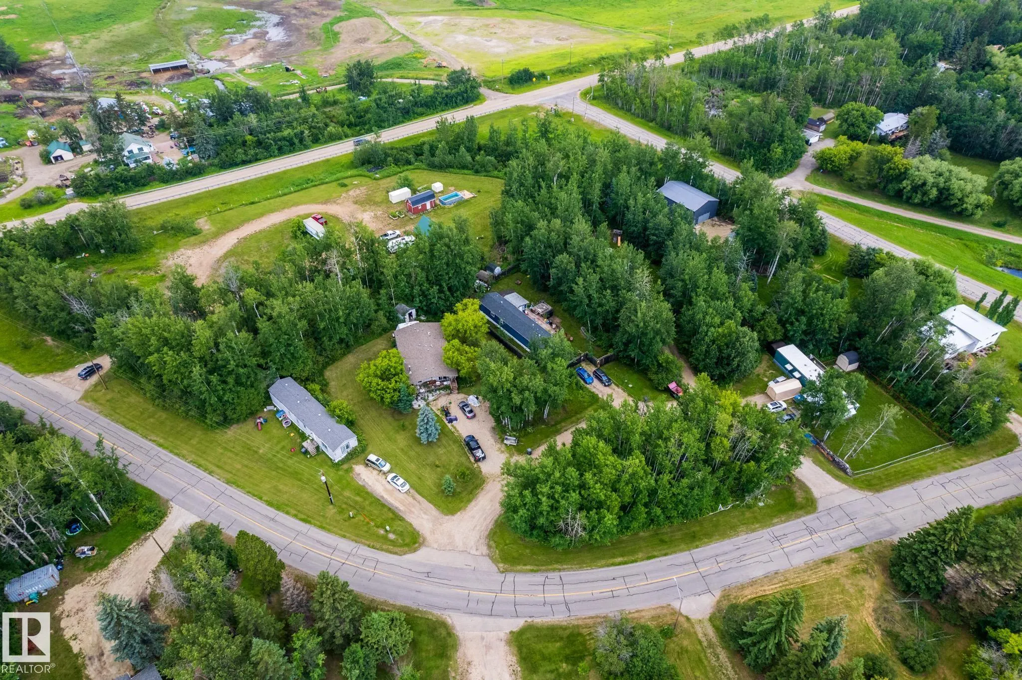54500 LAC STE ANNE Trail