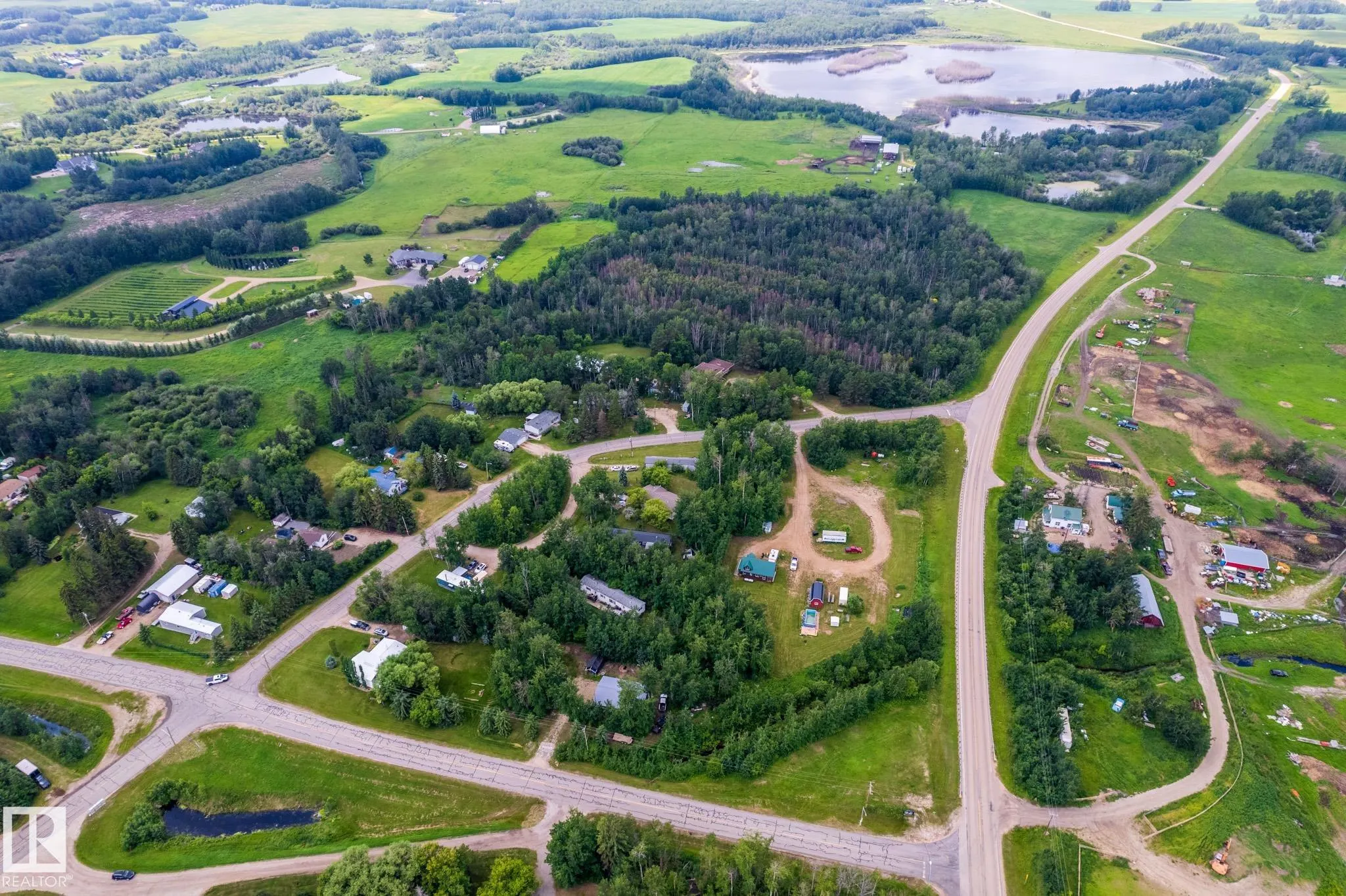 54500 LAC STE ANNE Trail