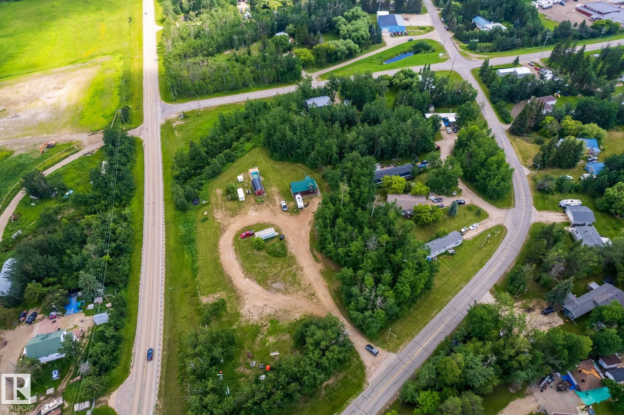 54500 LAC STE ANNE Trail