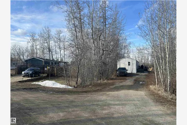 54500 LAC STE ANNE Trail