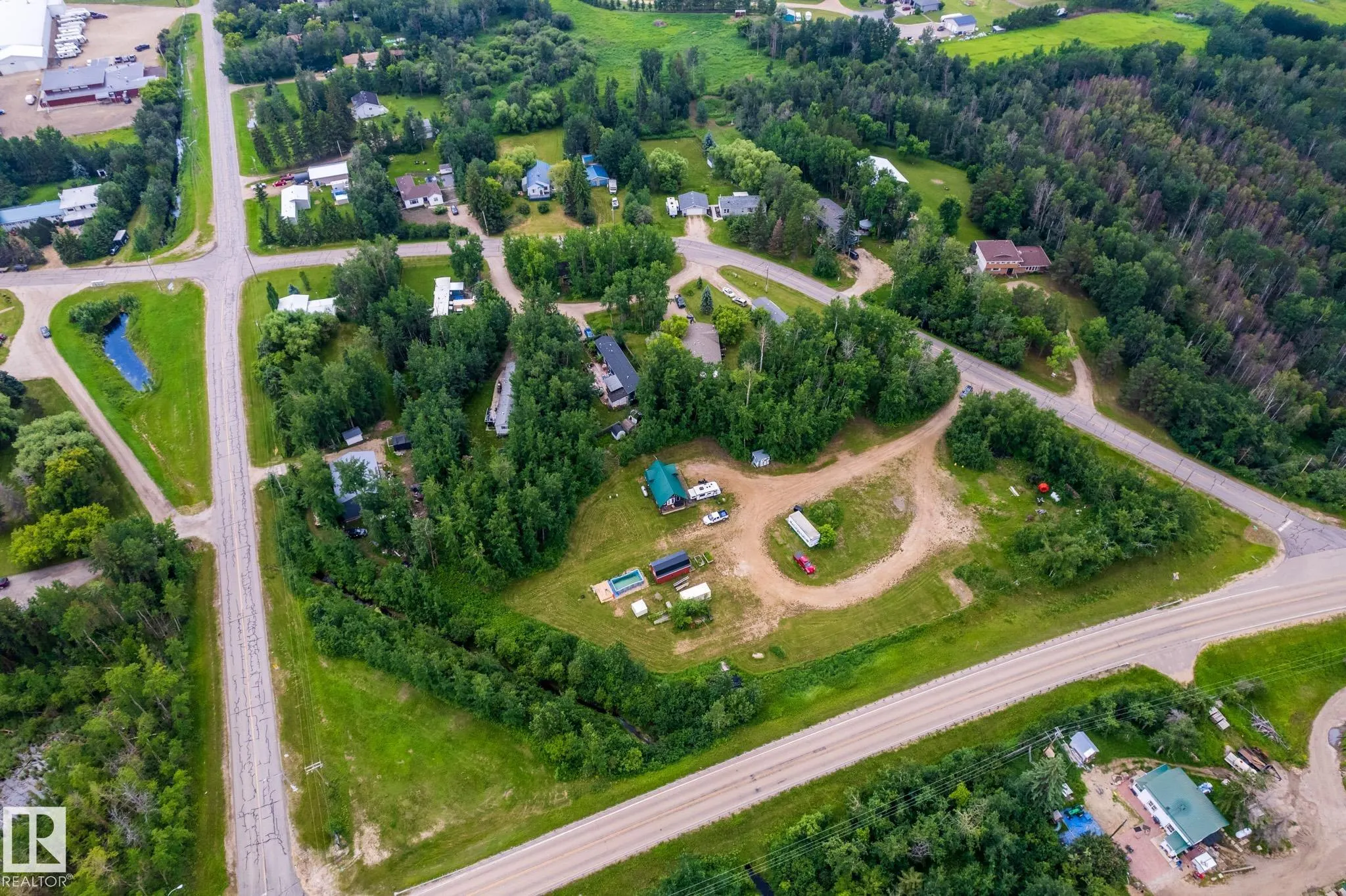 54500 LAC STE ANNE Trail