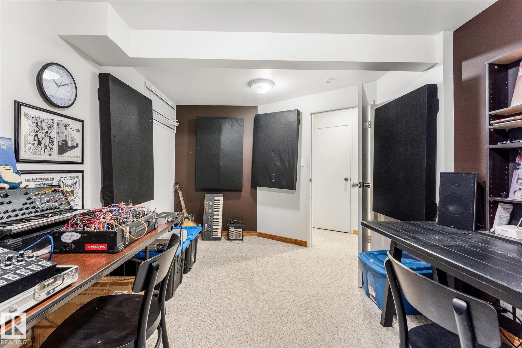 6 MARMOT Avenue