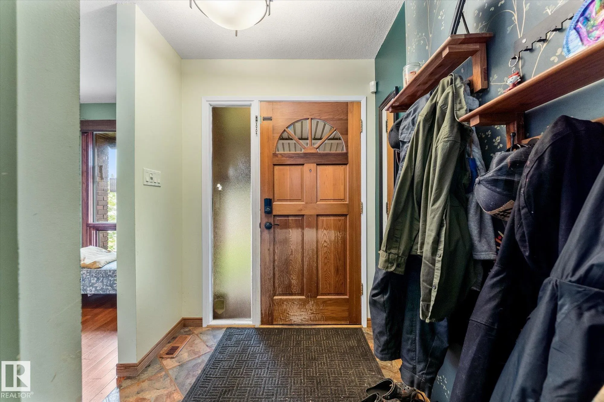 6 MARMOT Avenue