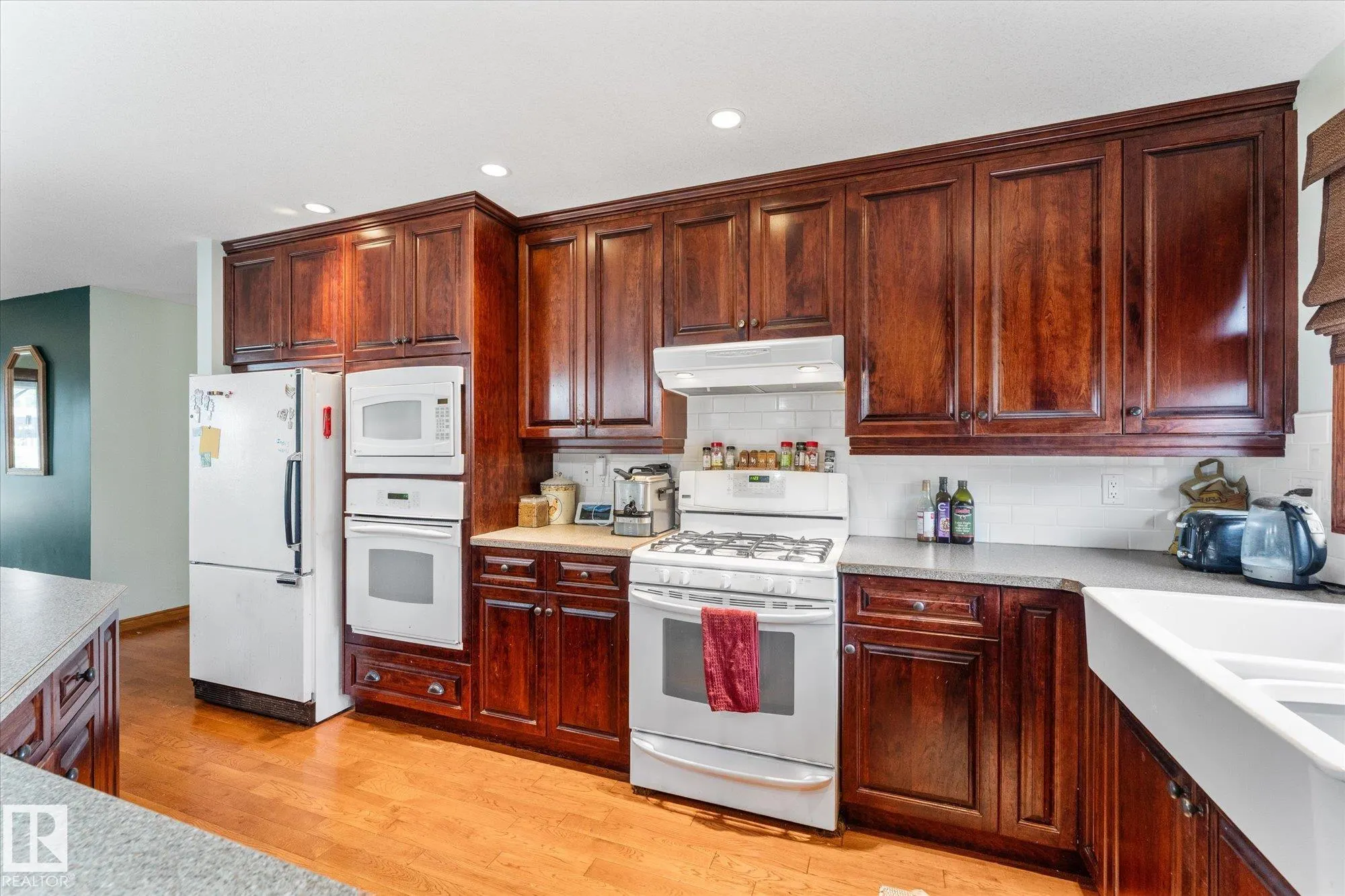 6 MARMOT Avenue