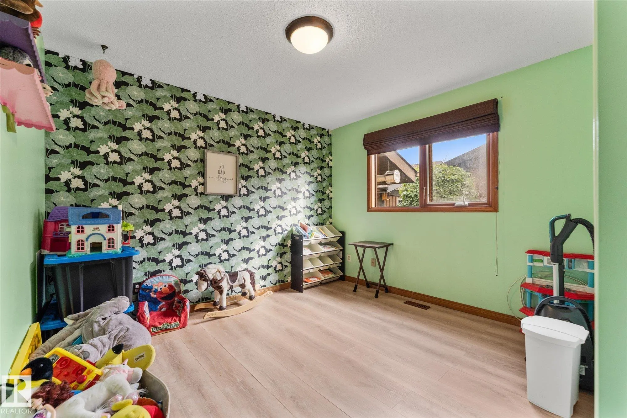 6 MARMOT Avenue