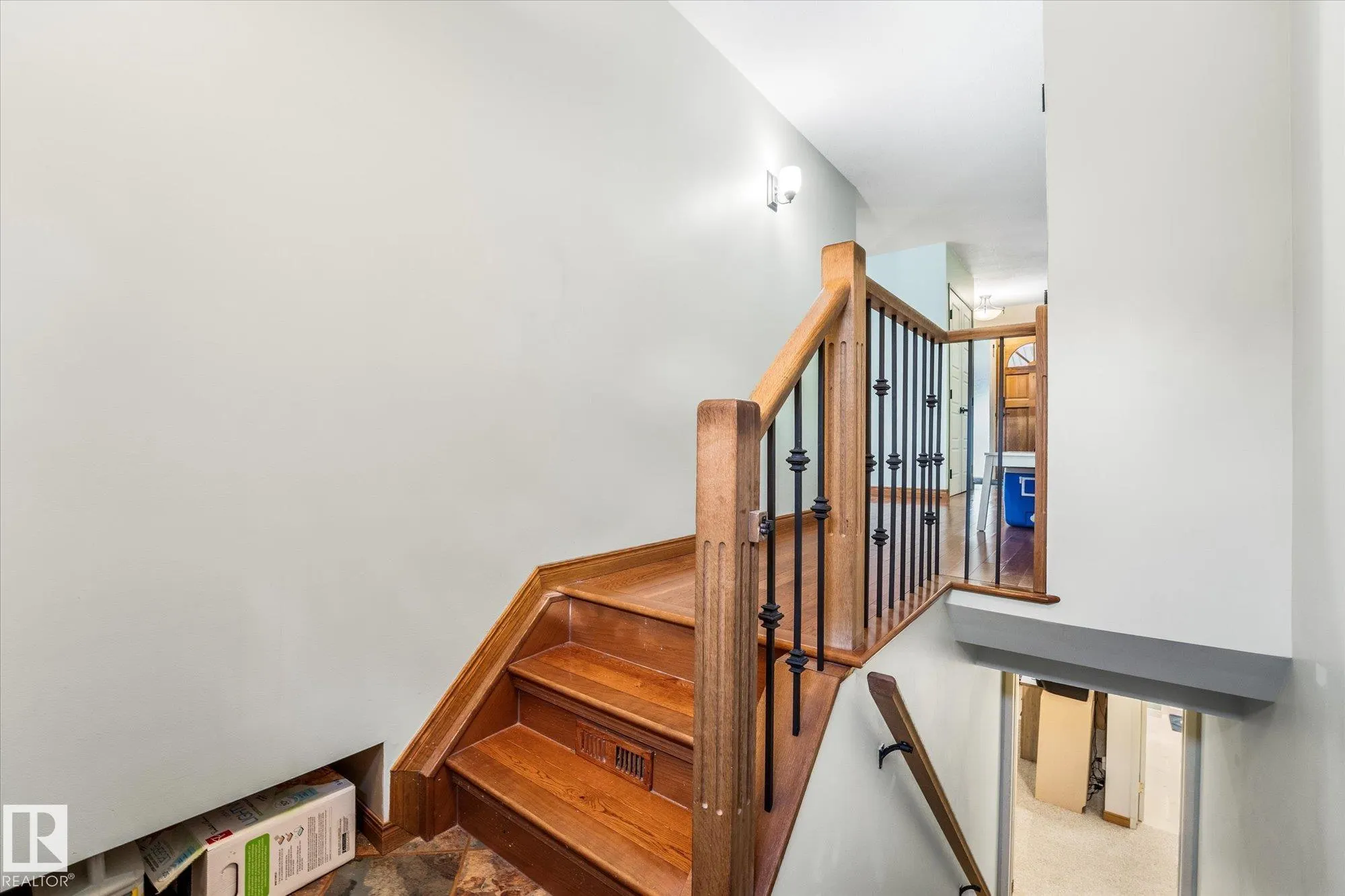 6 MARMOT Avenue