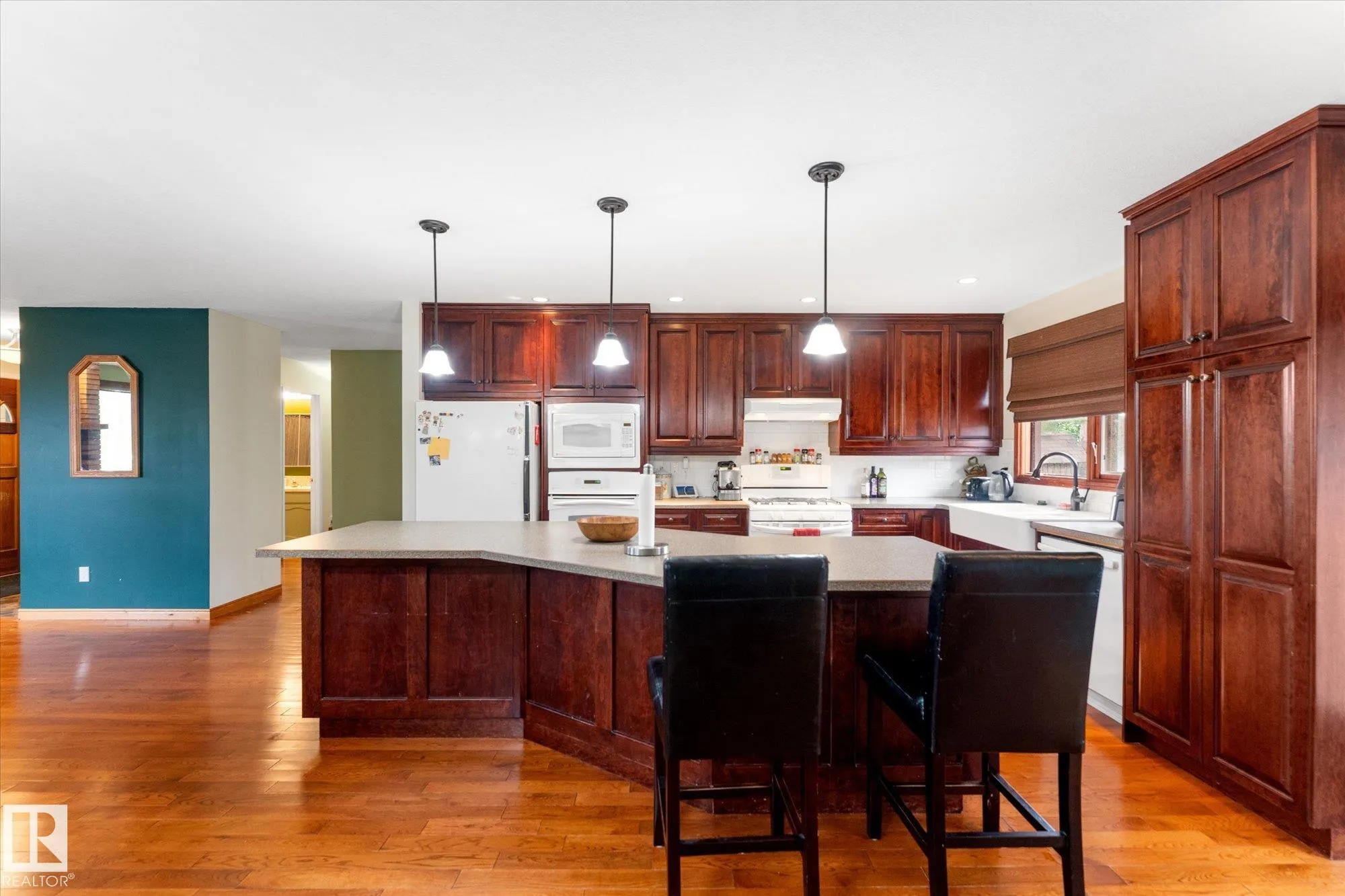 6 MARMOT Avenue