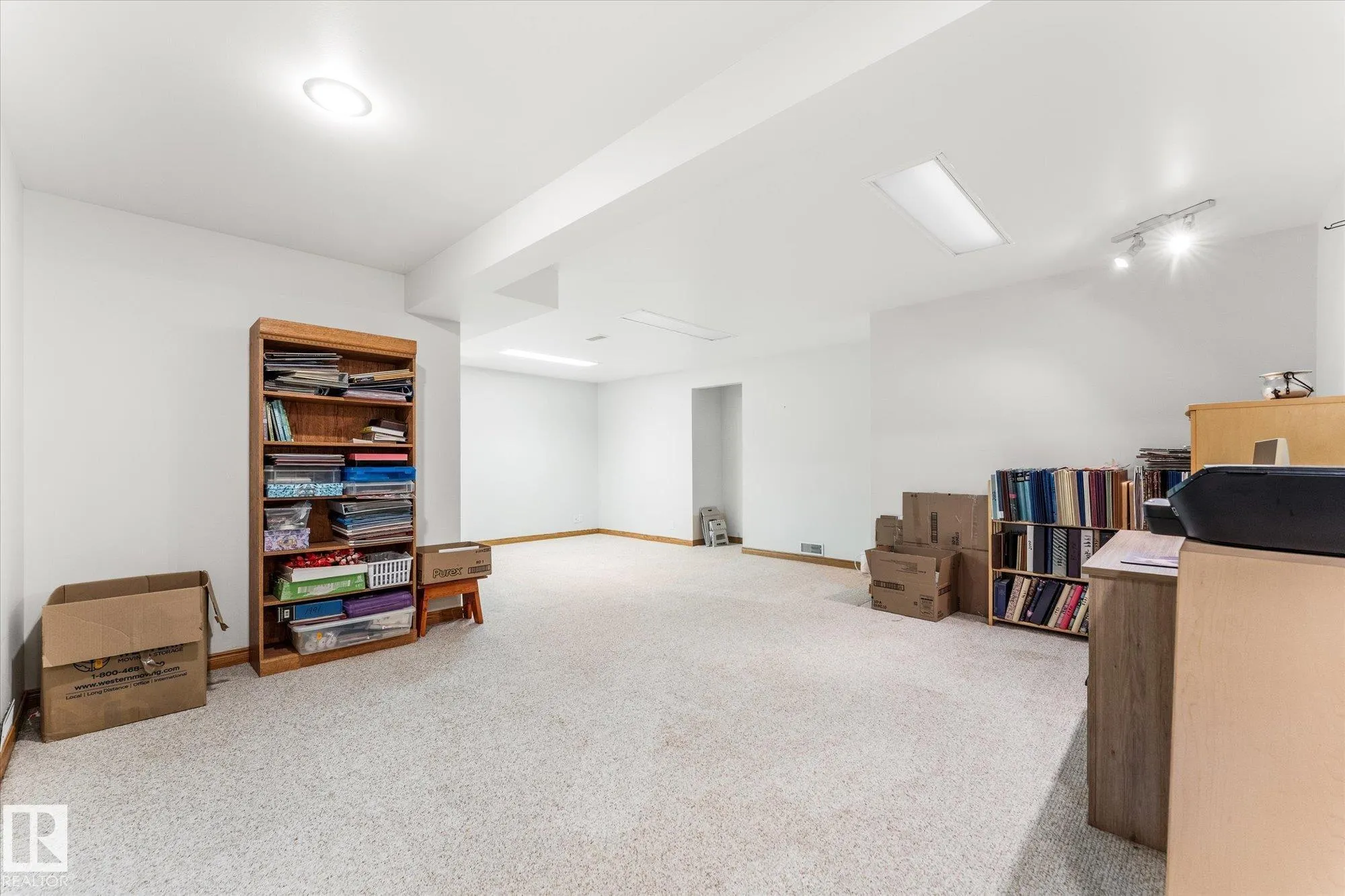 6 MARMOT Avenue