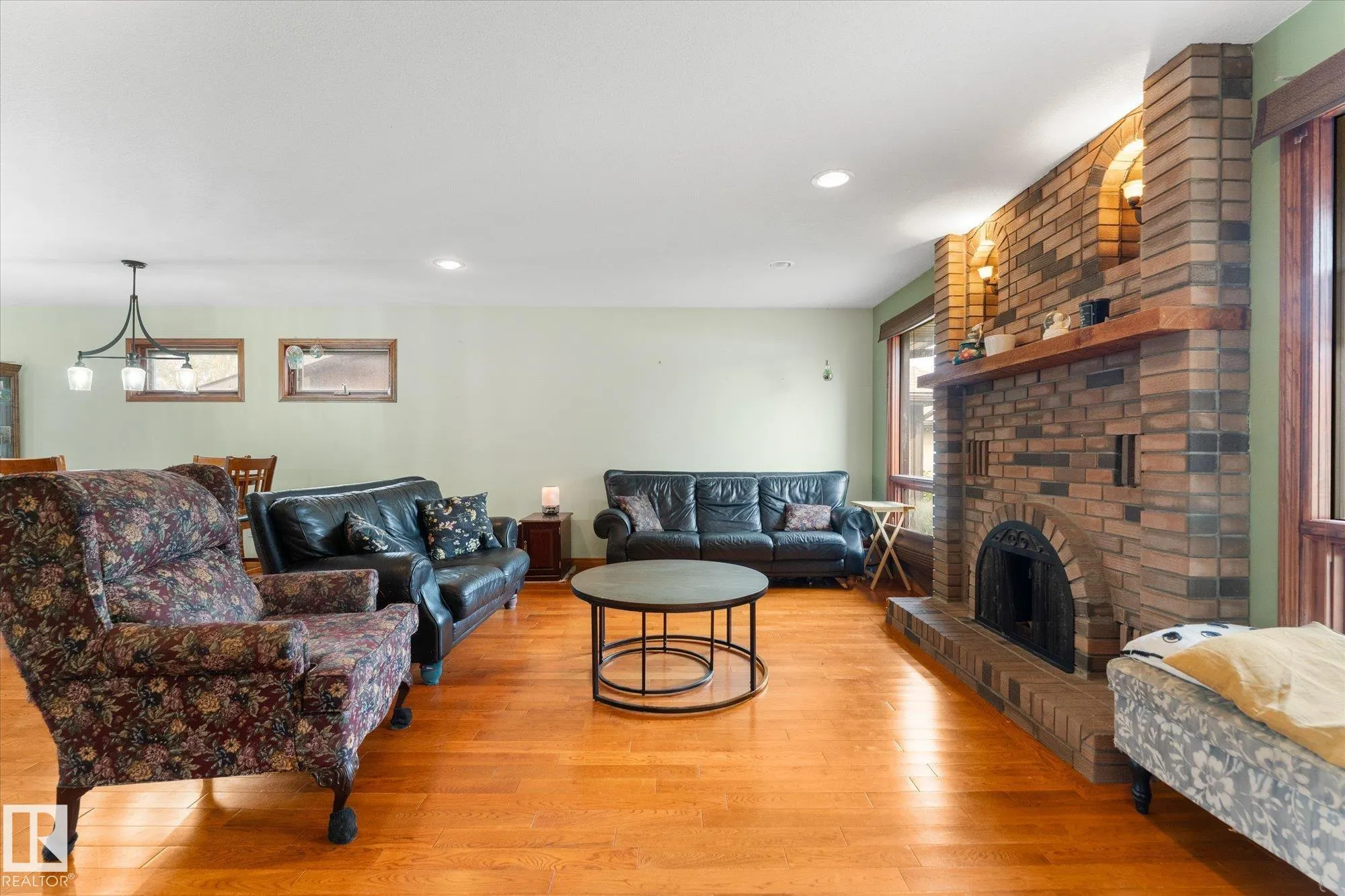 6 MARMOT Avenue