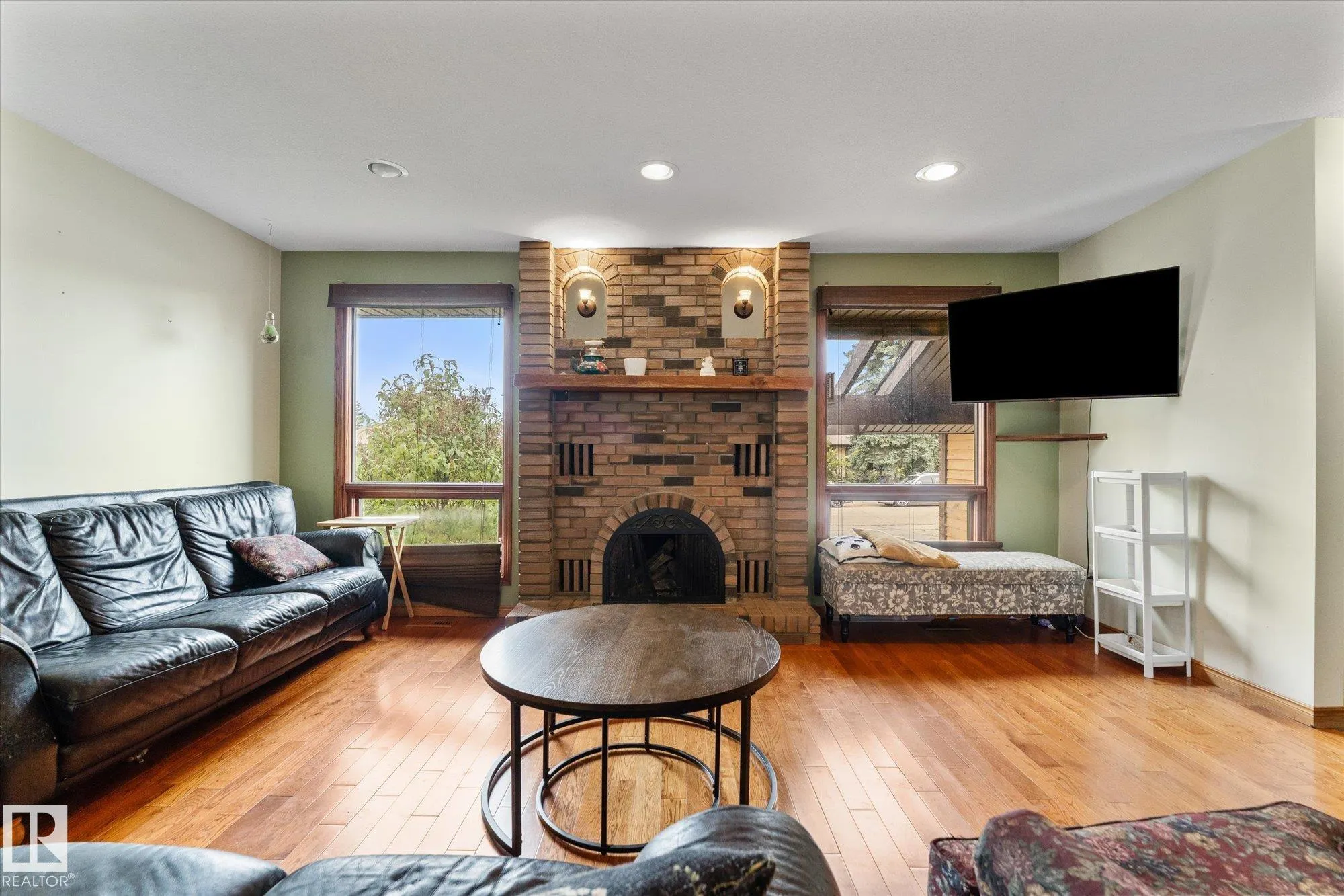 6 MARMOT Avenue