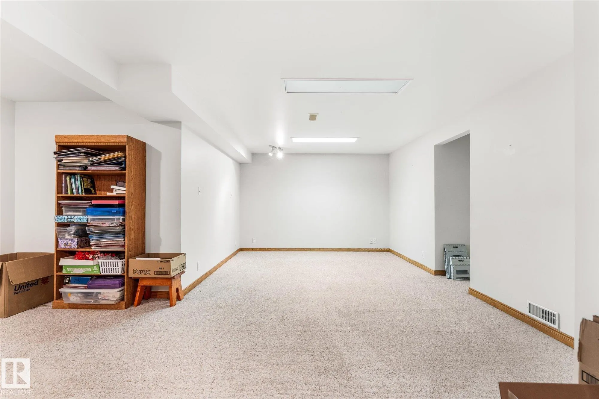 6 MARMOT Avenue