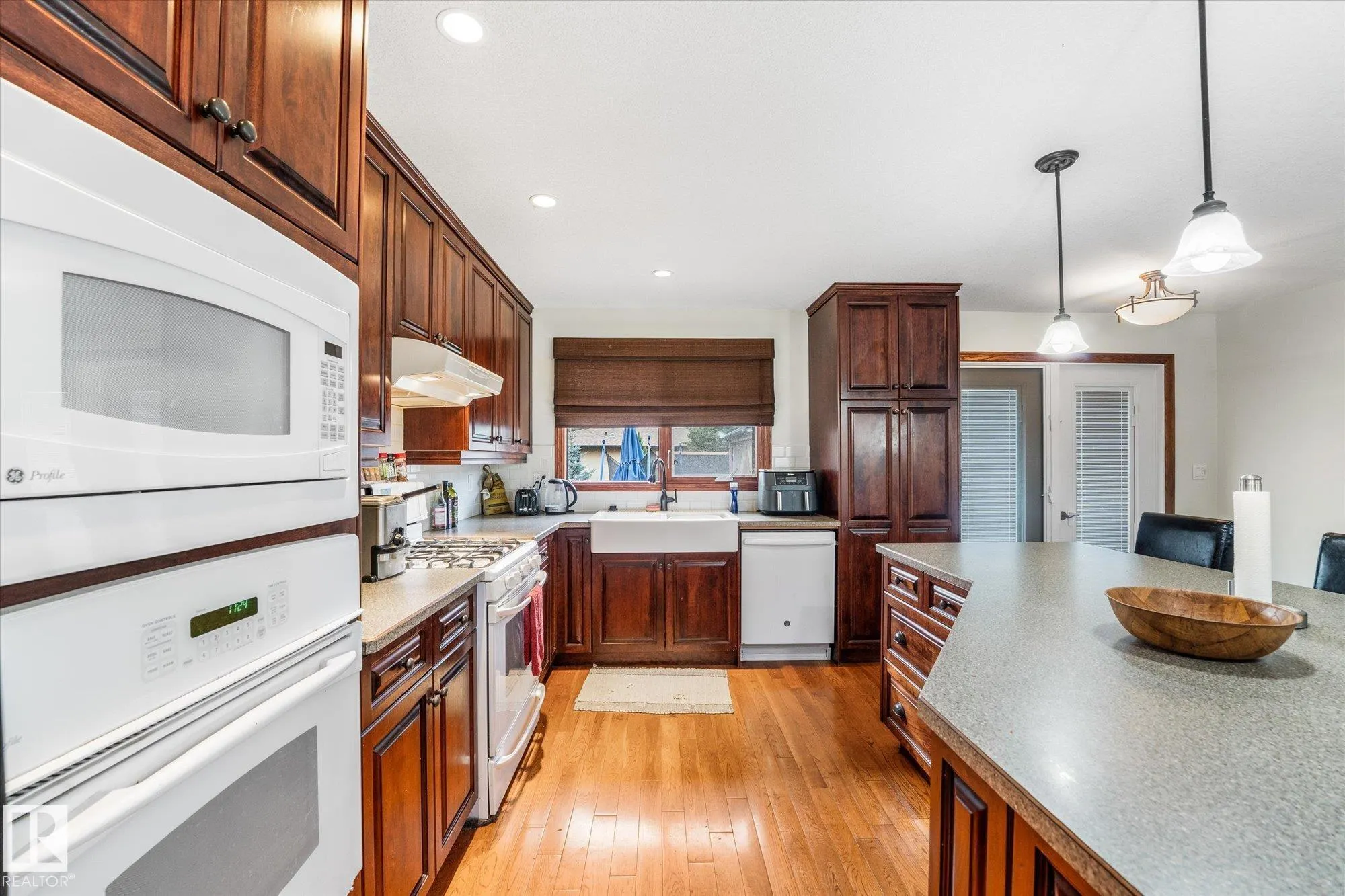 6 MARMOT Avenue