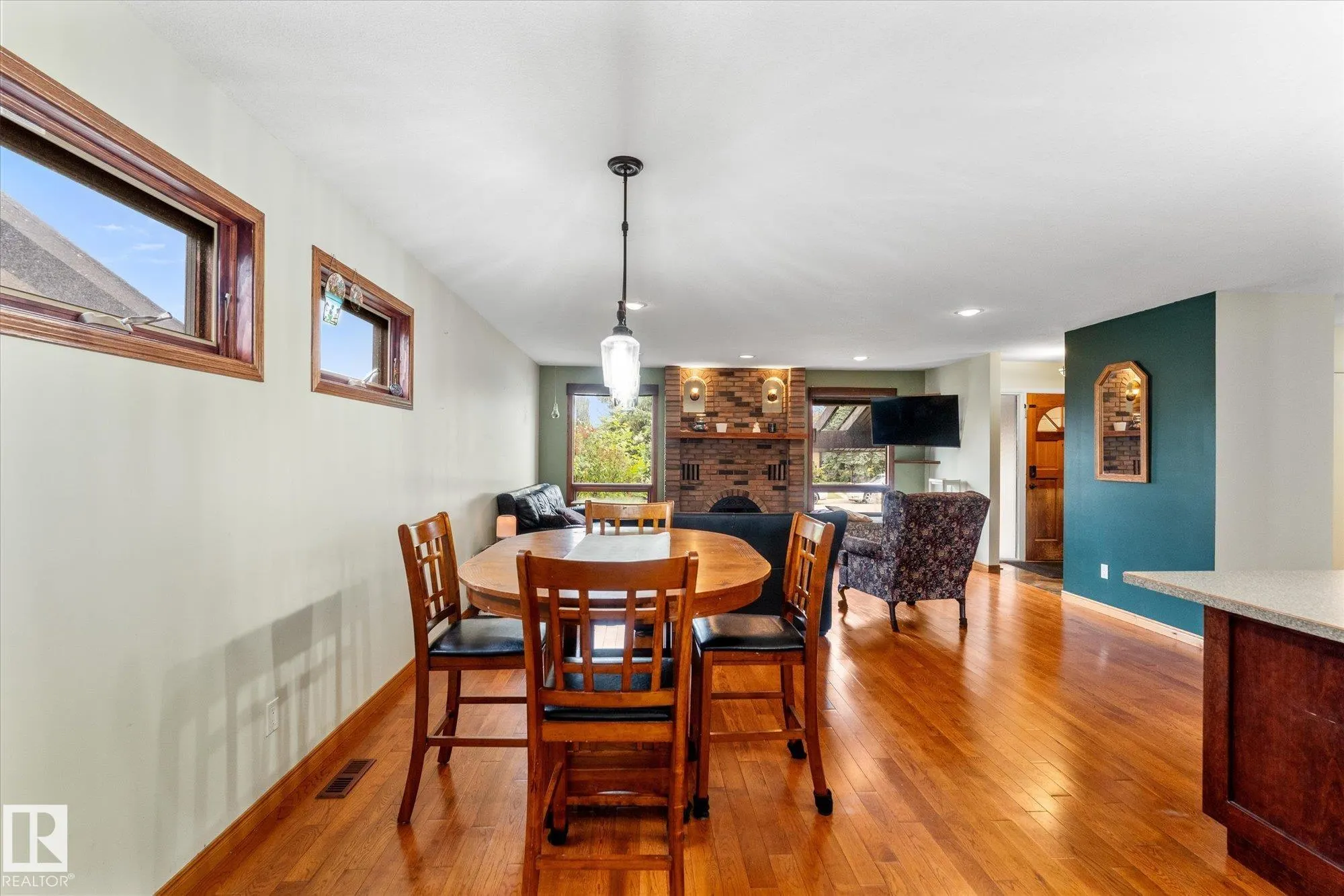 6 MARMOT Avenue
