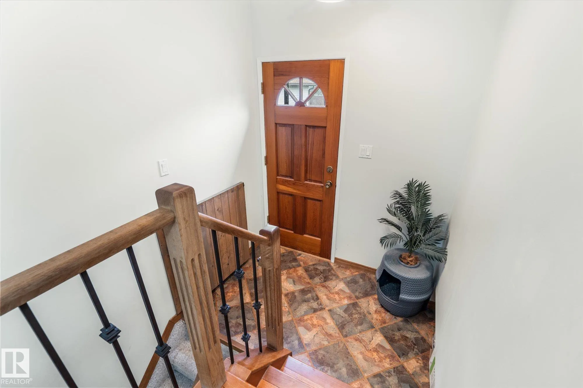 6 MARMOT Avenue