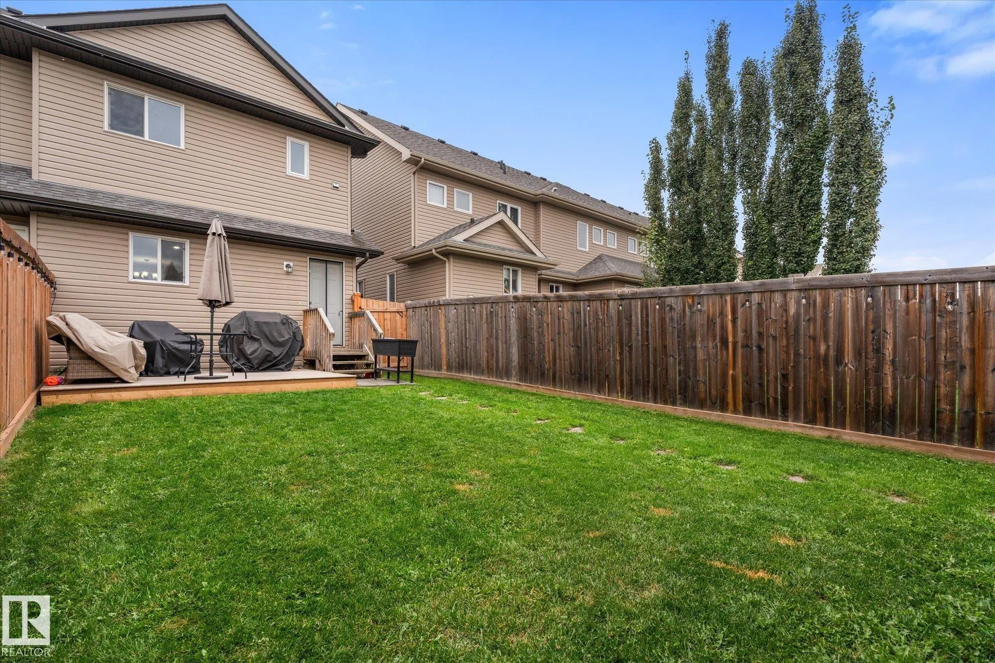 16 MEADOWLAND Crescent