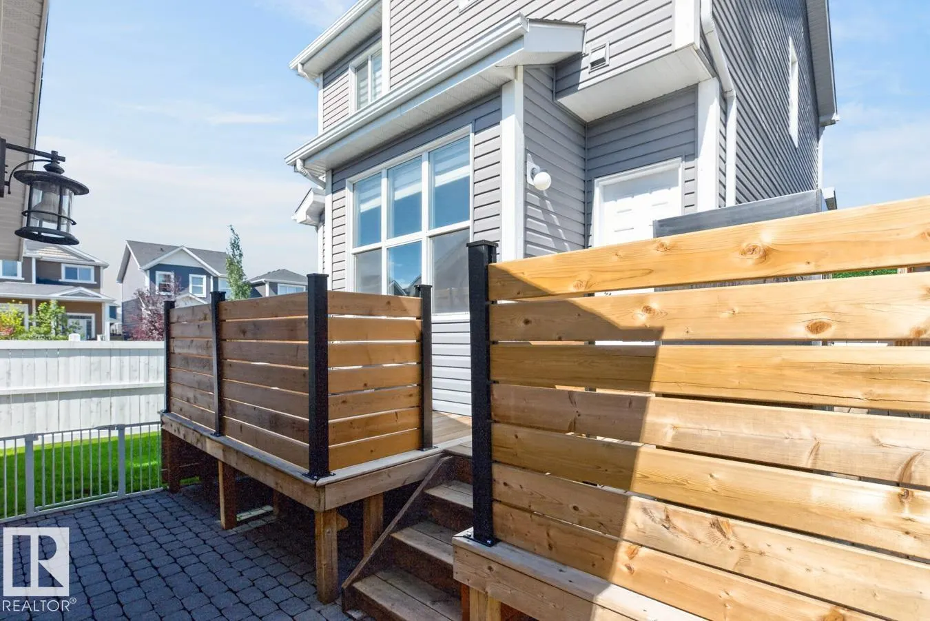 424 SIMMONDS Way