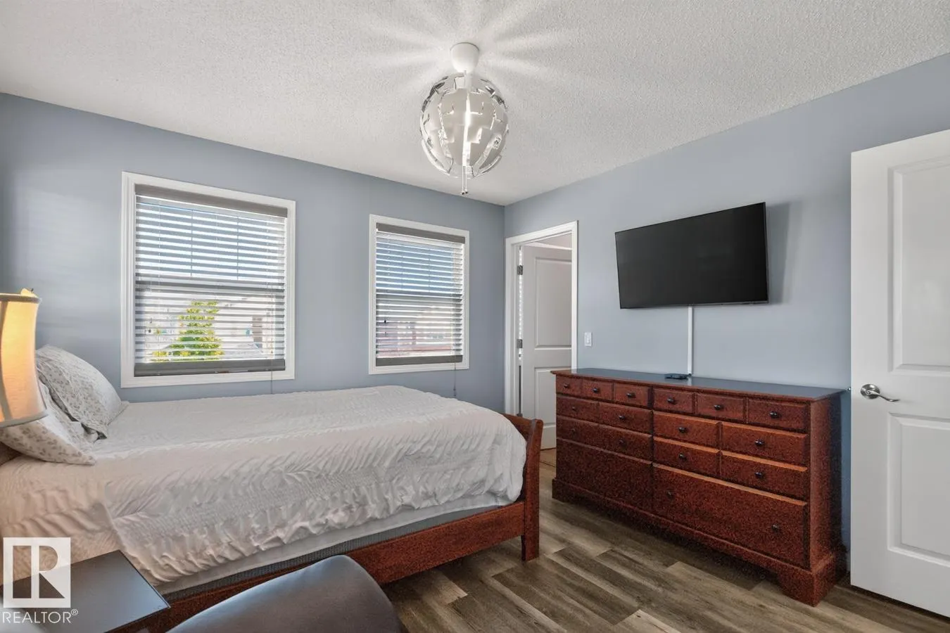 424 SIMMONDS Way