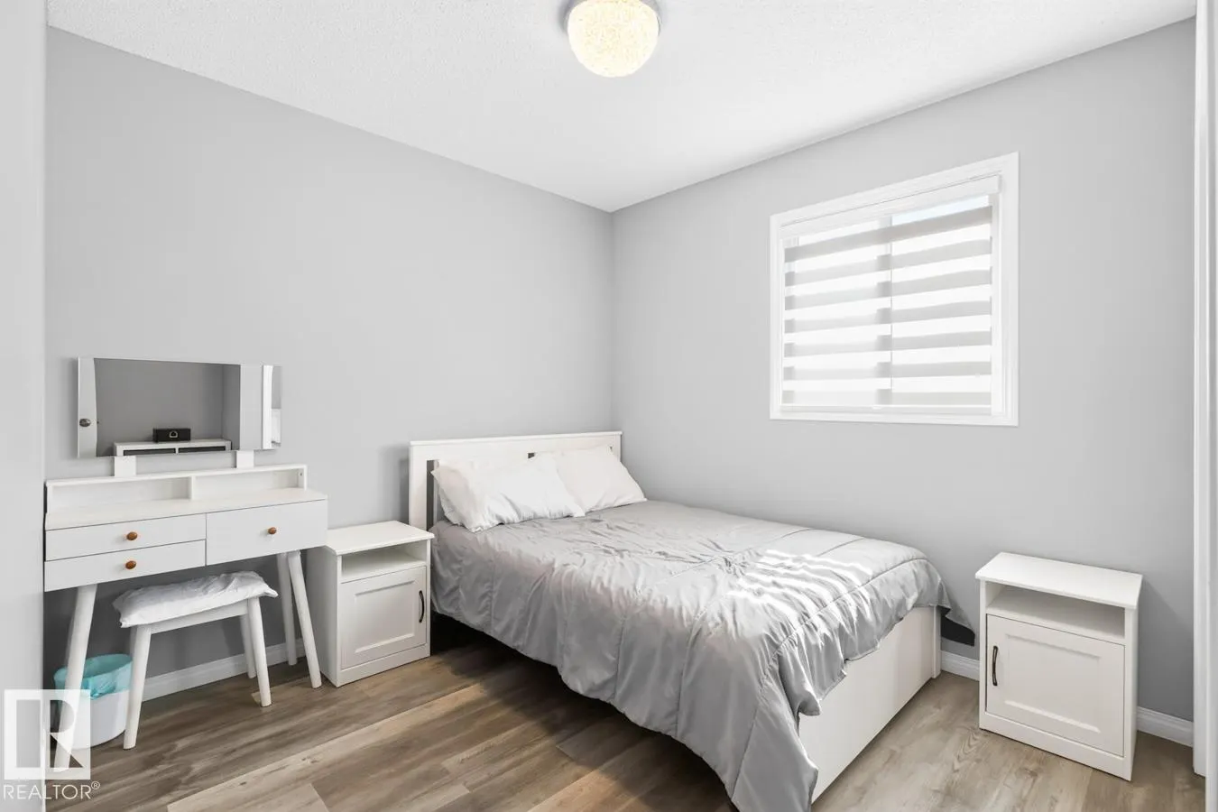 424 SIMMONDS Way