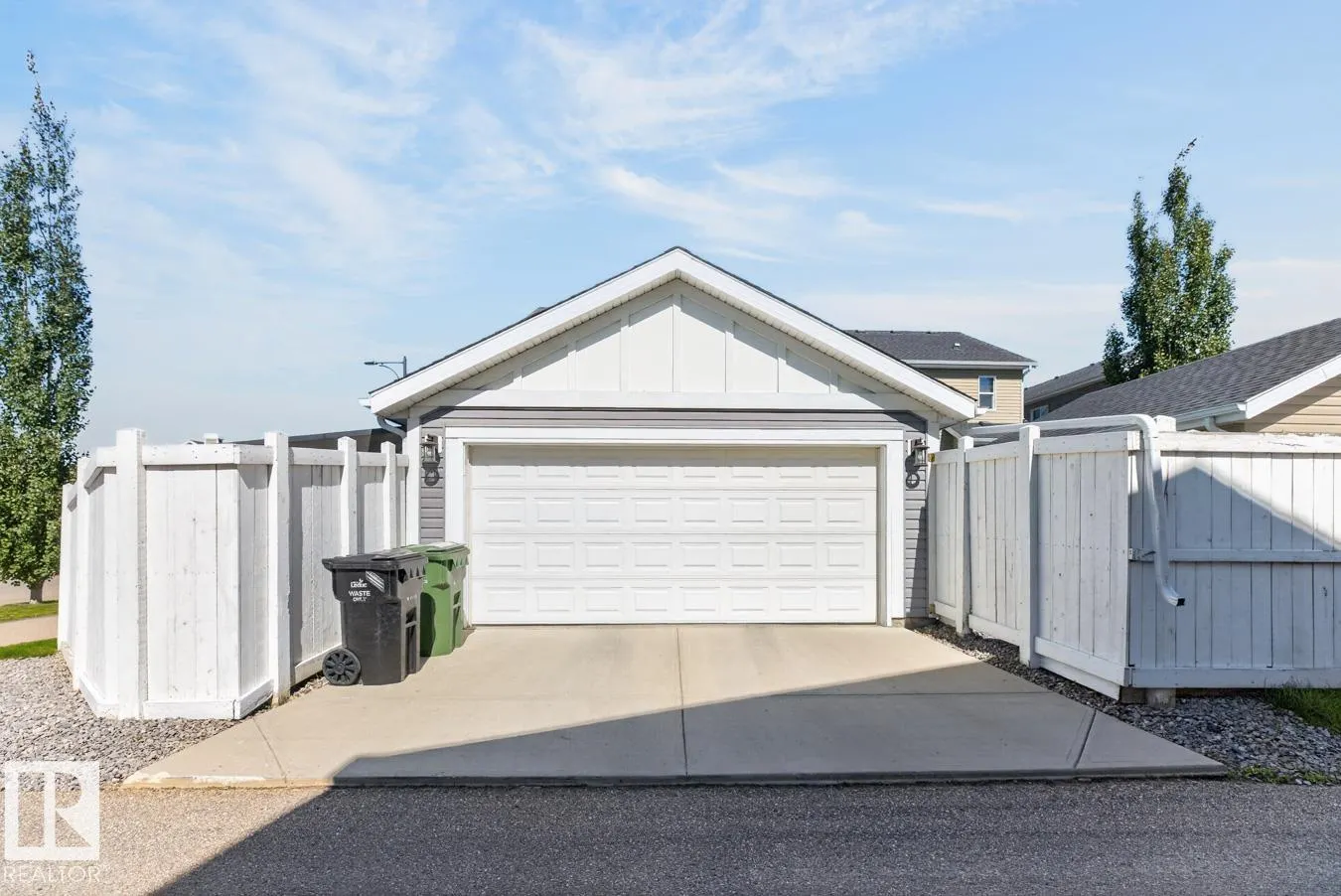 424 SIMMONDS Way