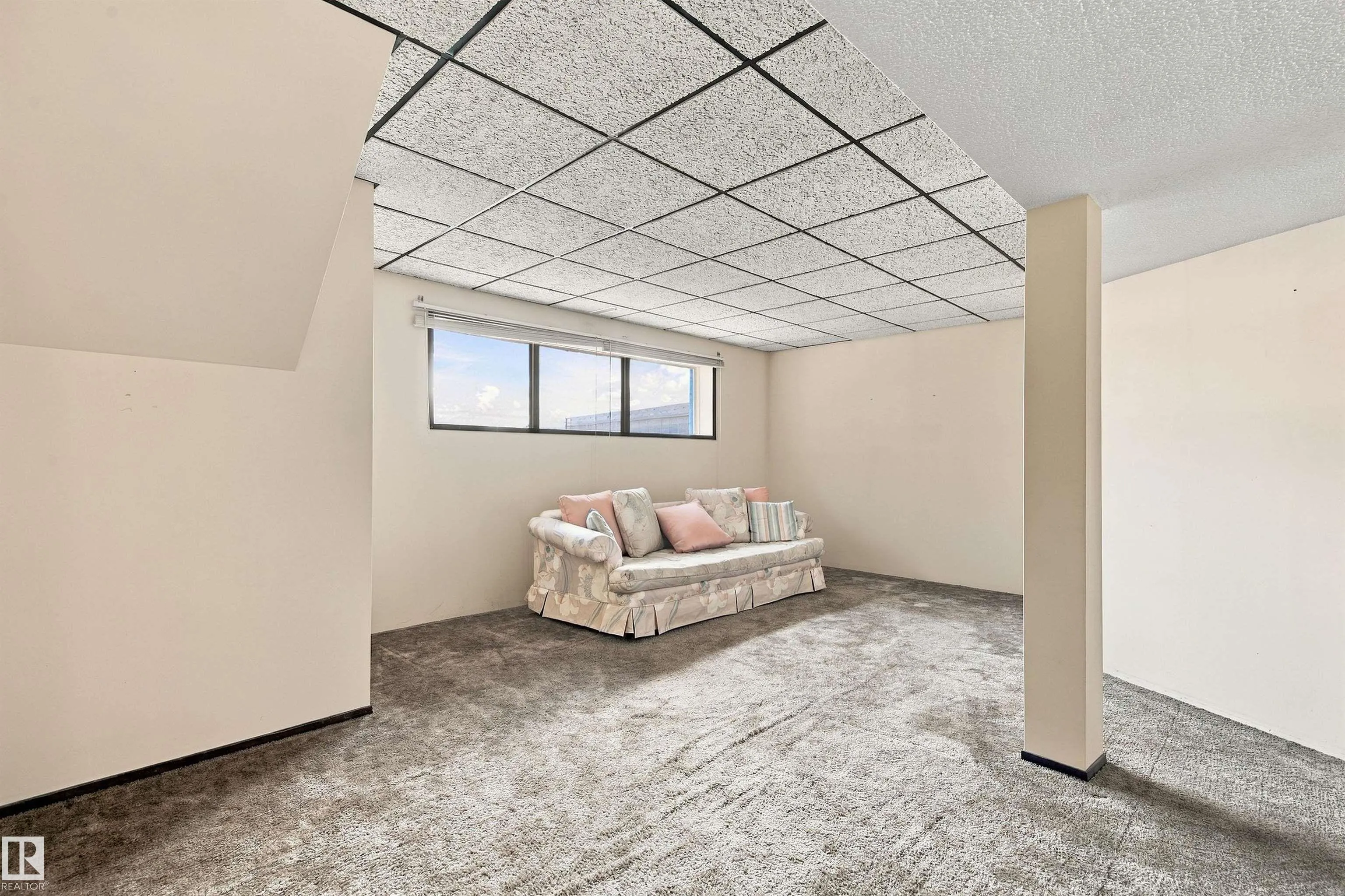 3143 78 ST
