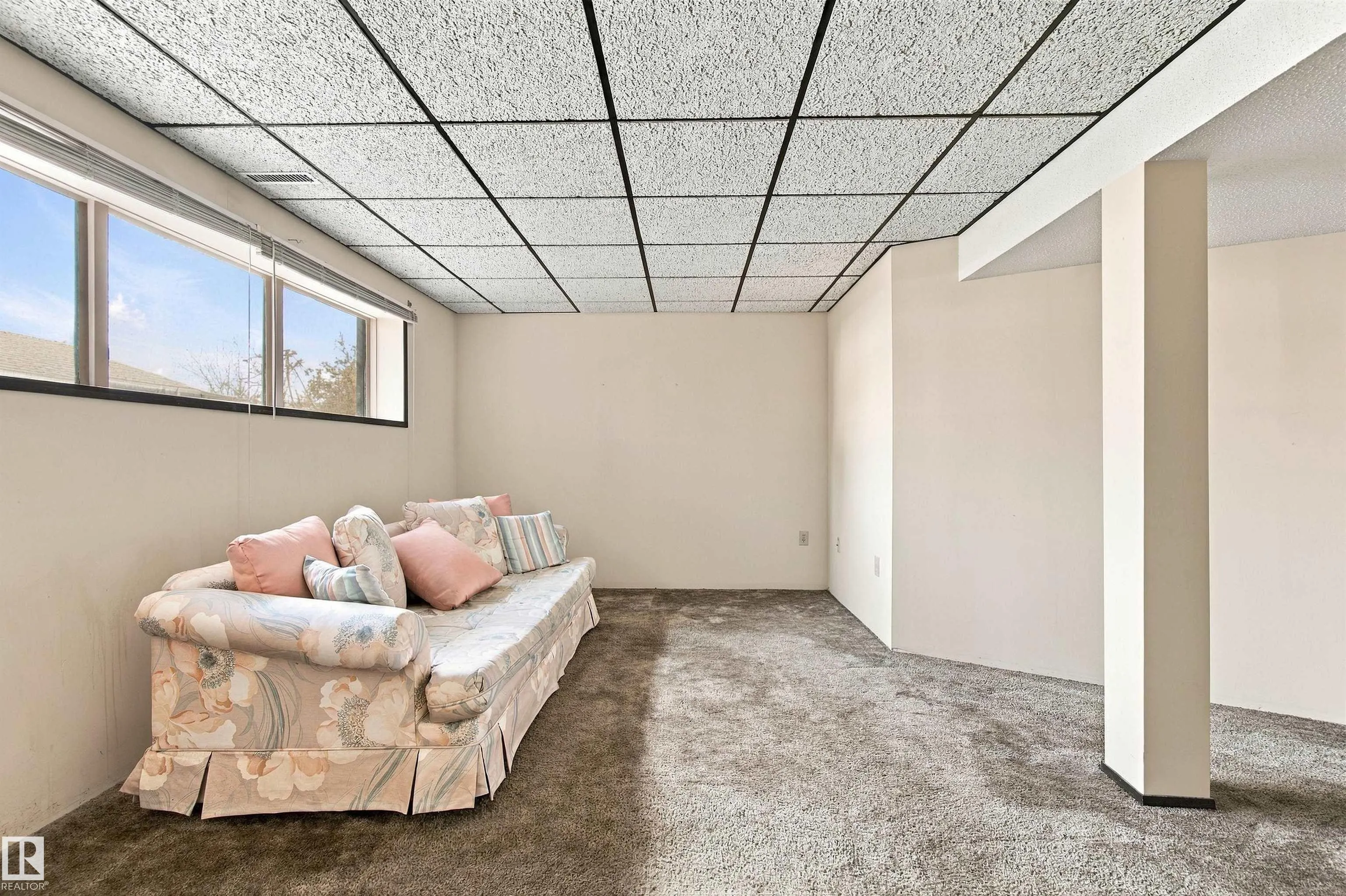 3143 78 ST