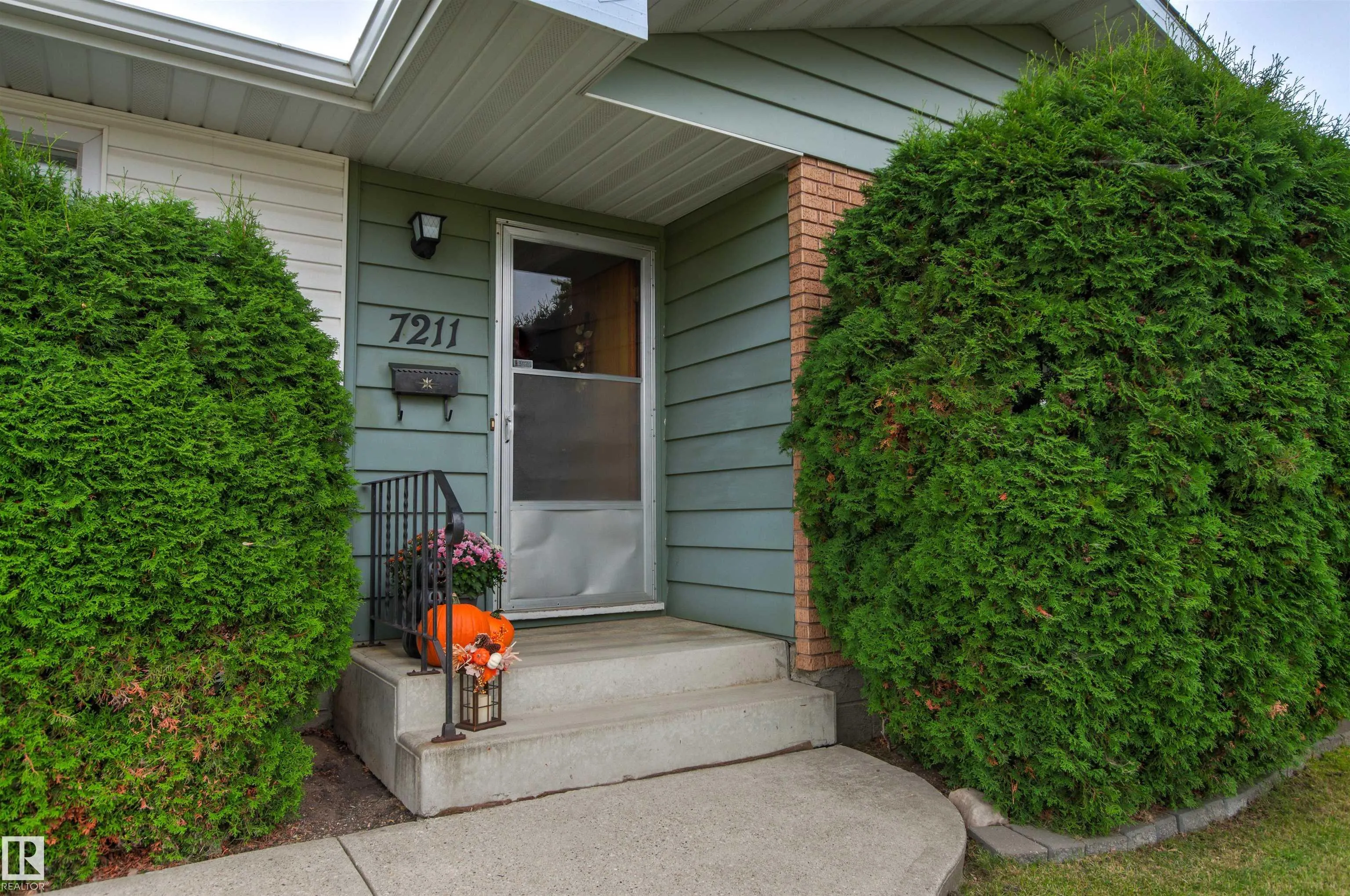 7211 140 Avenue