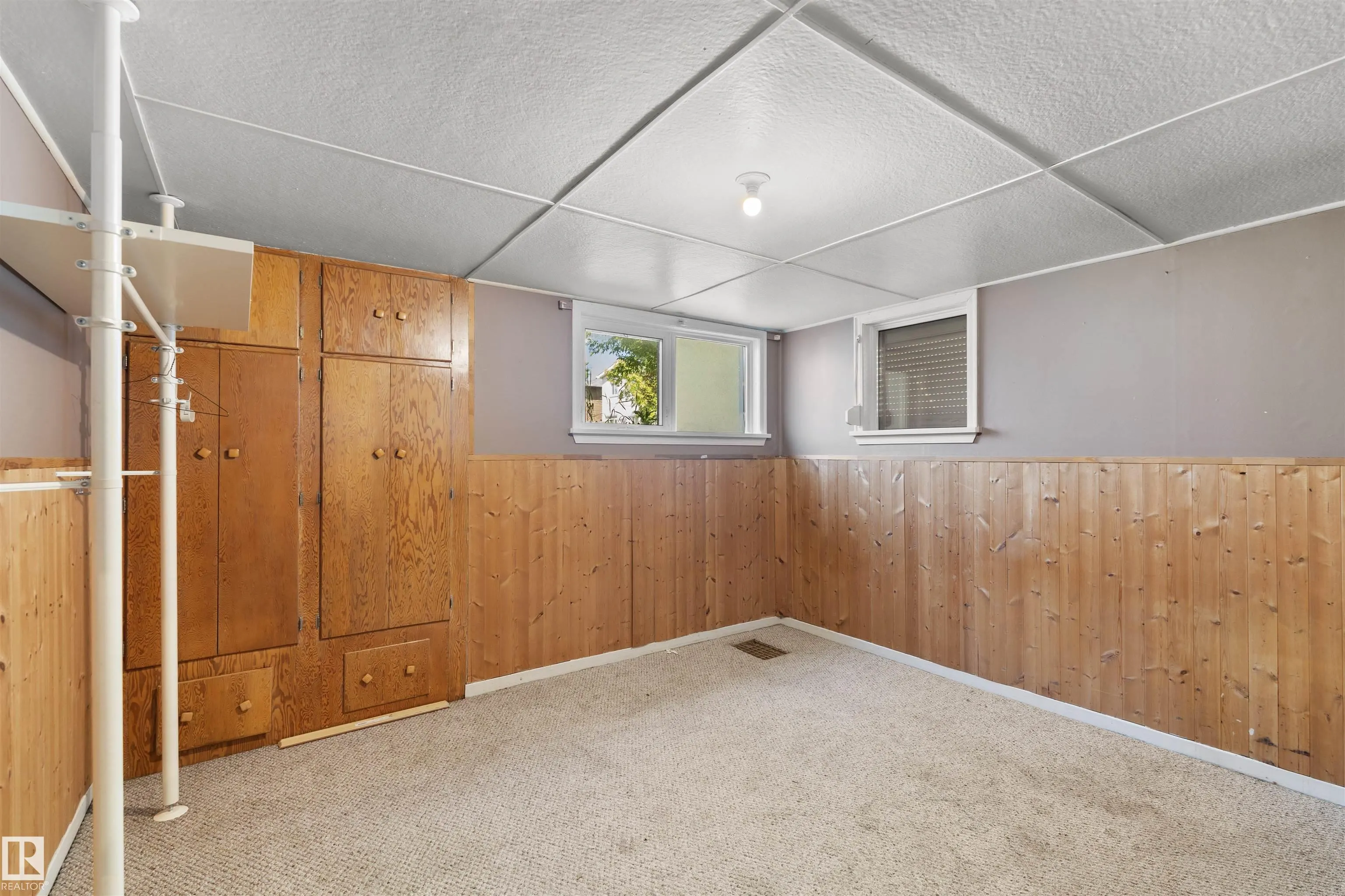 10607 73 AVE