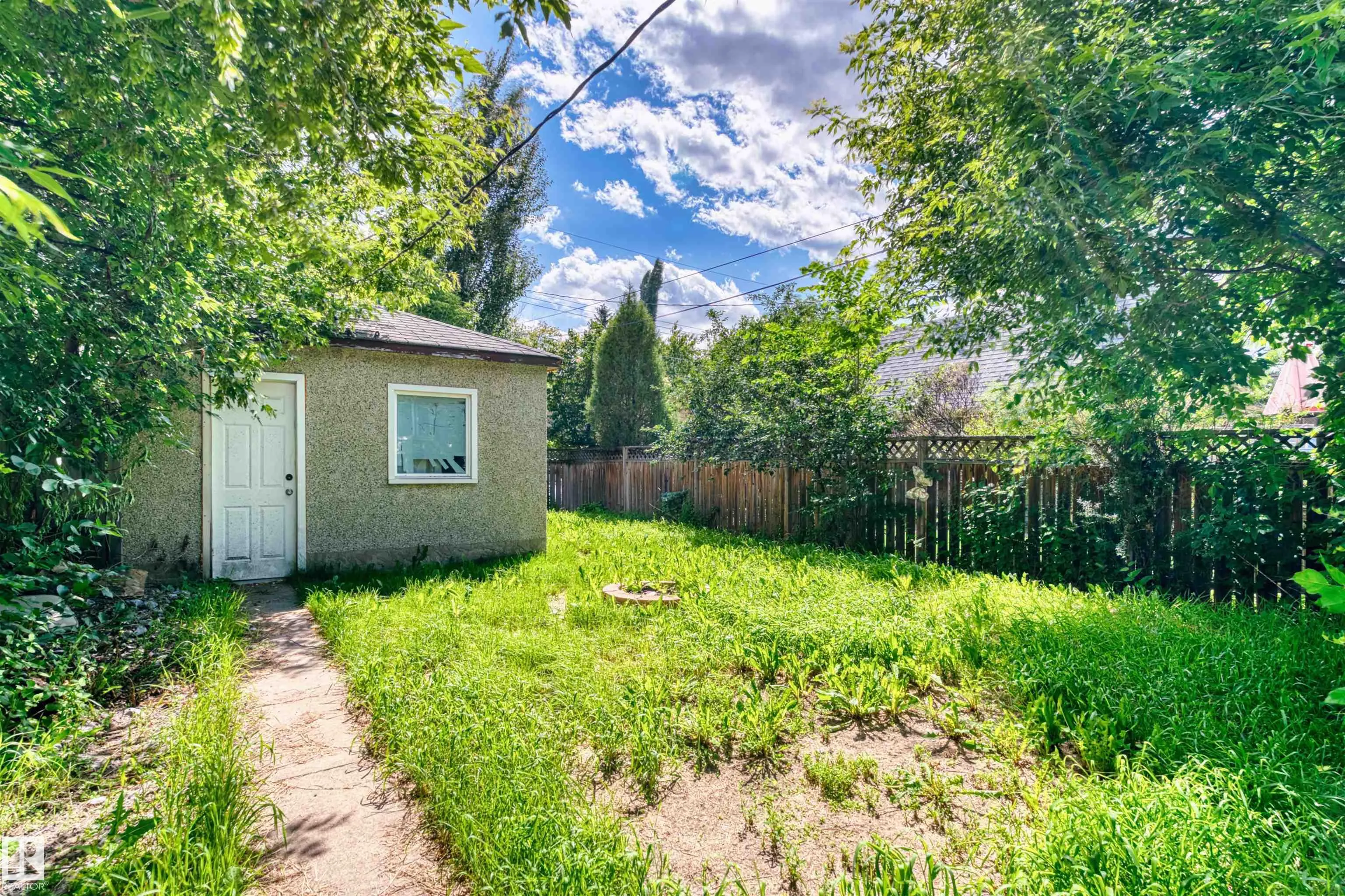 10607 73 AVE