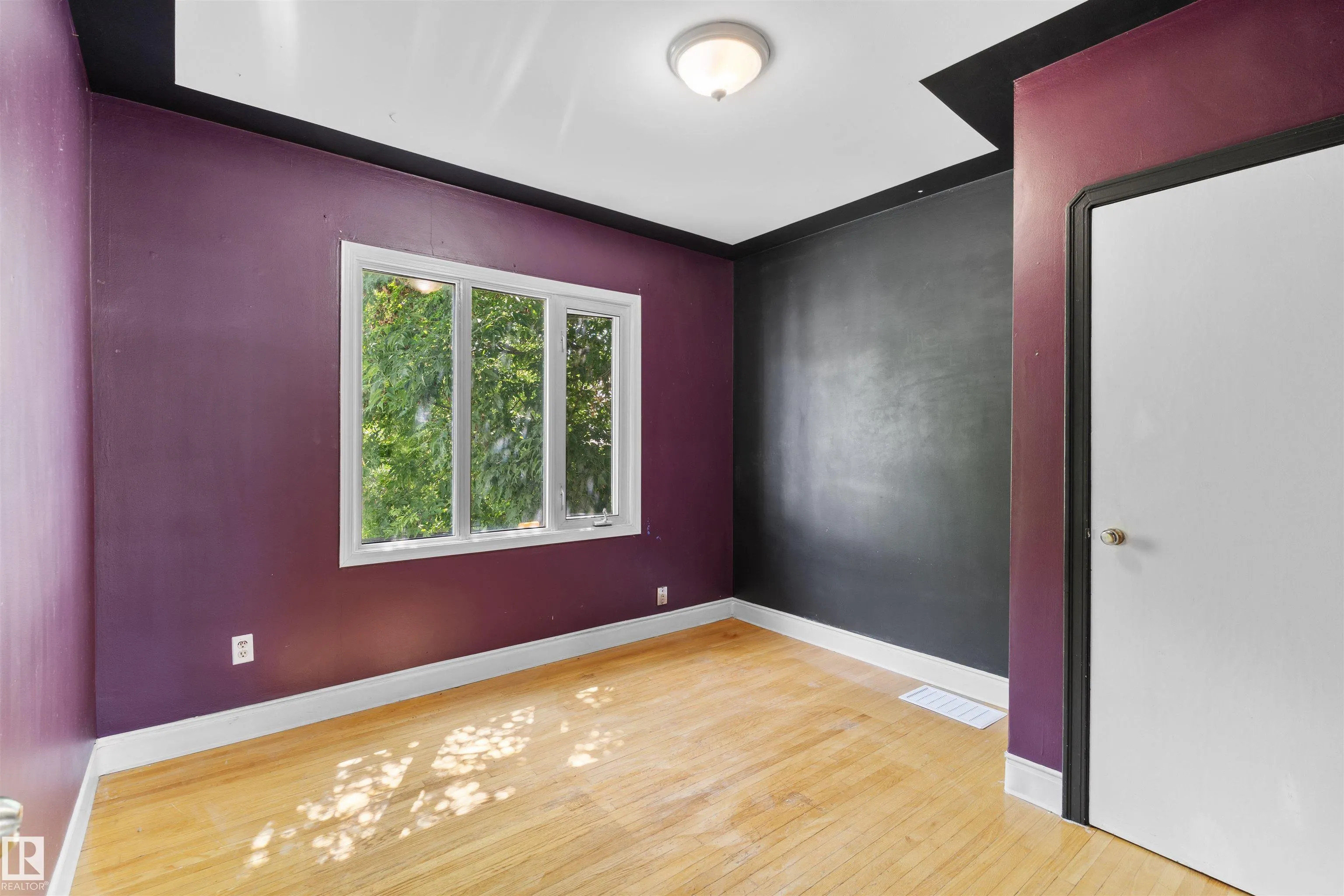 10607 73 AVE