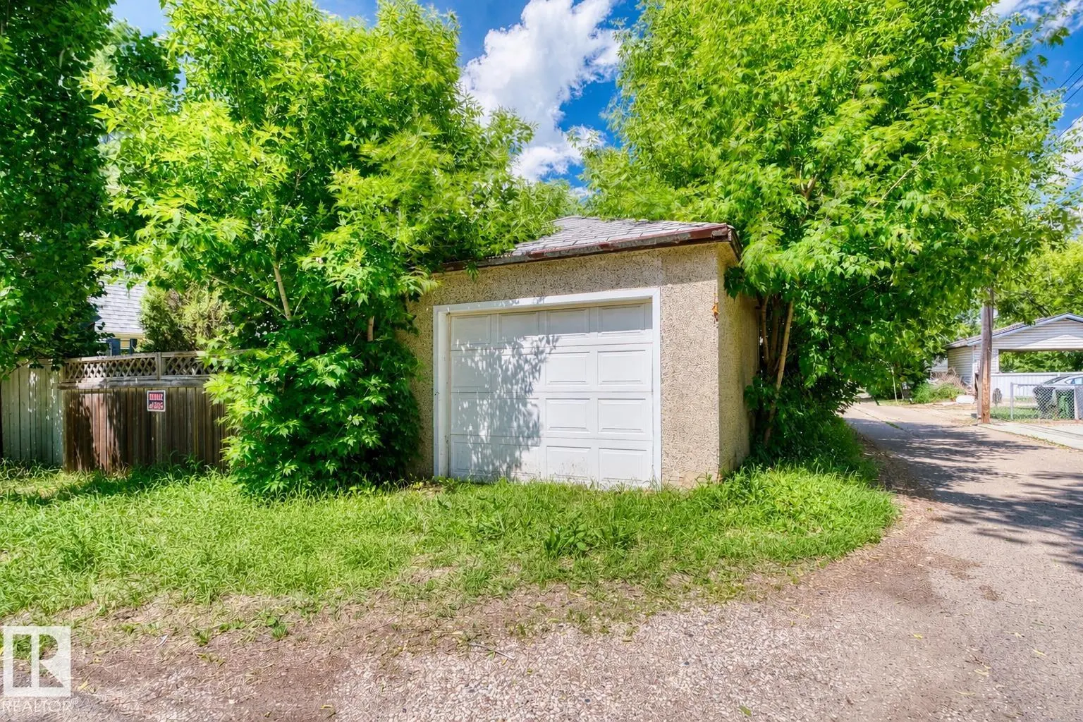 10607 73 AVE
