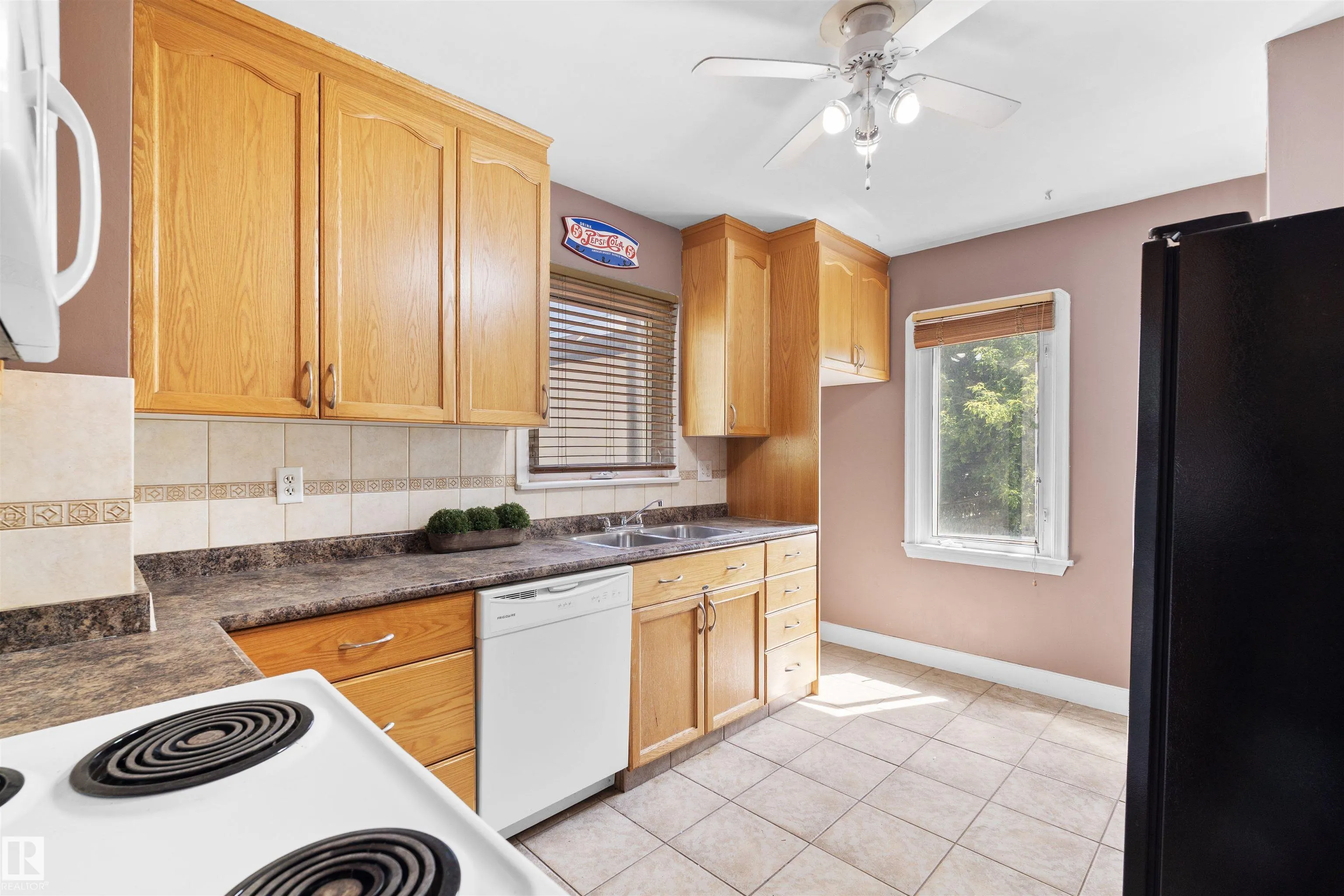 10607 73 AVE