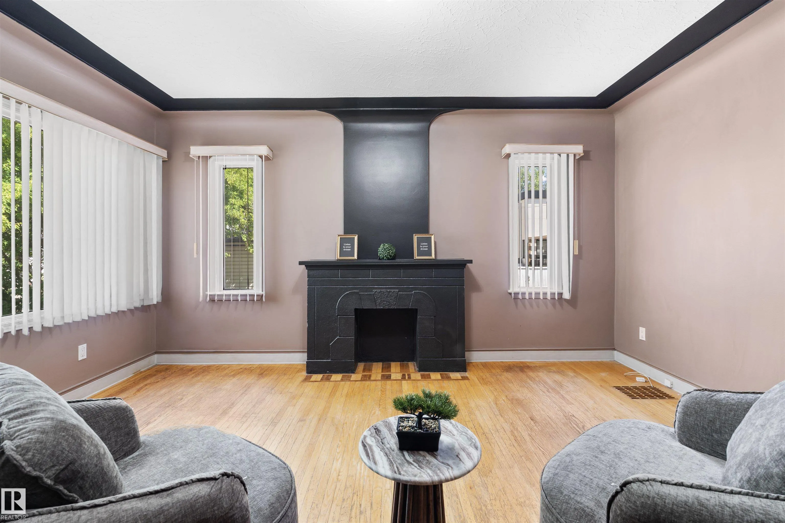10607 73 AVE