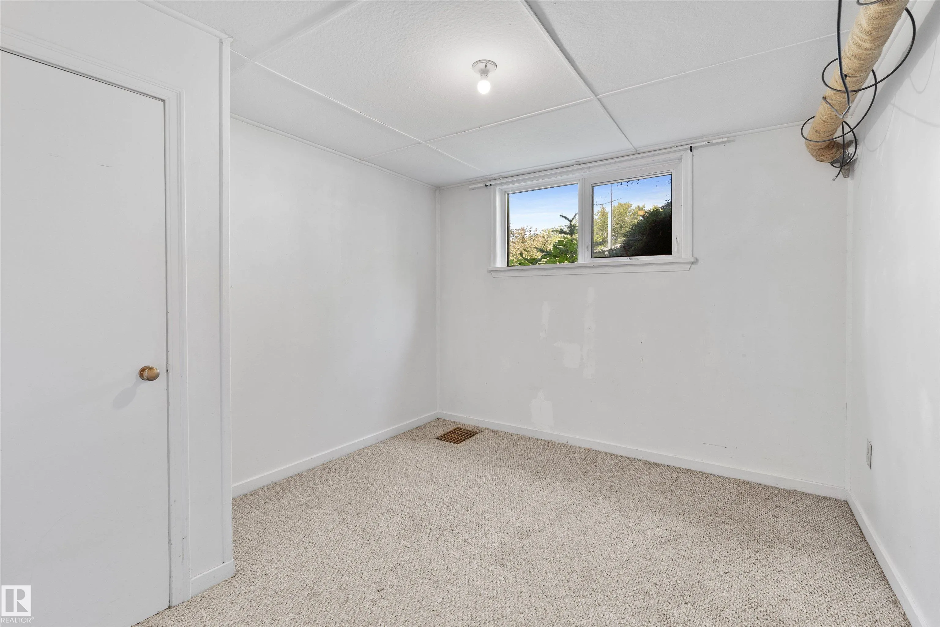 10607 73 AVE