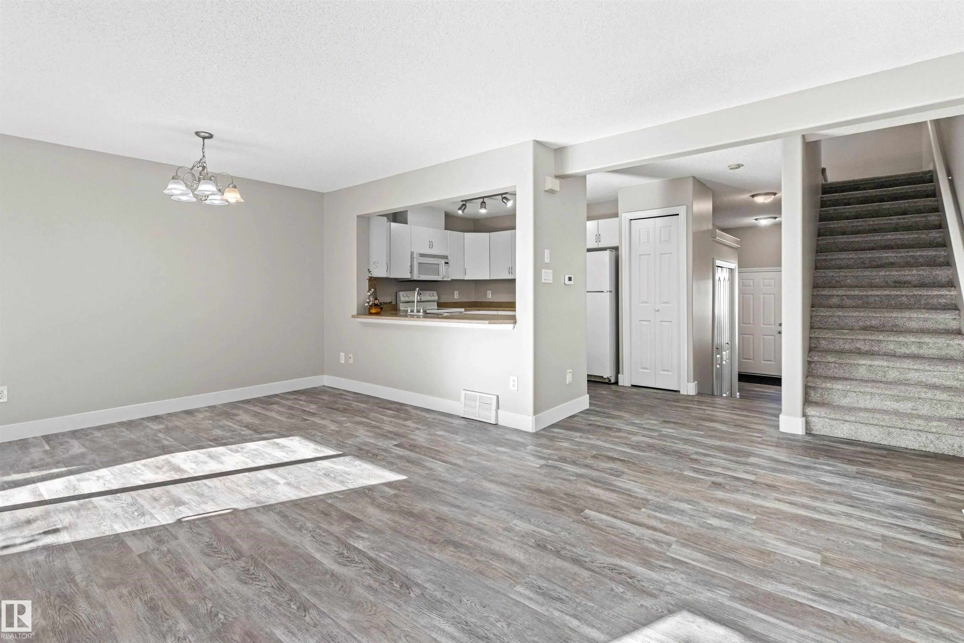 17-200 Erin Ridge Drive
