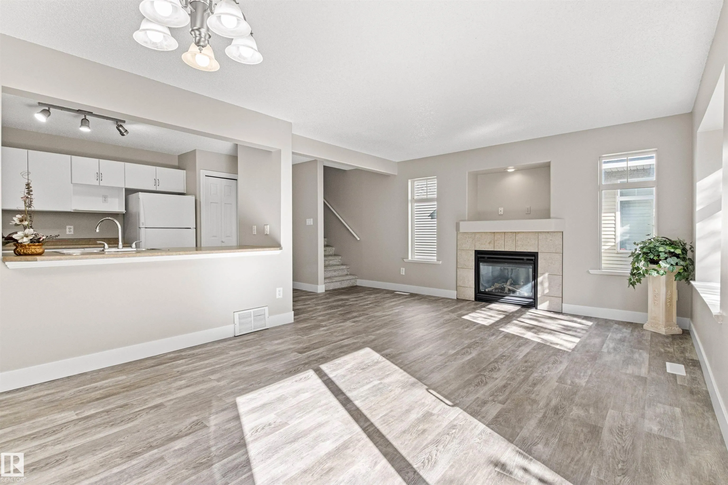 17-200 Erin Ridge Drive