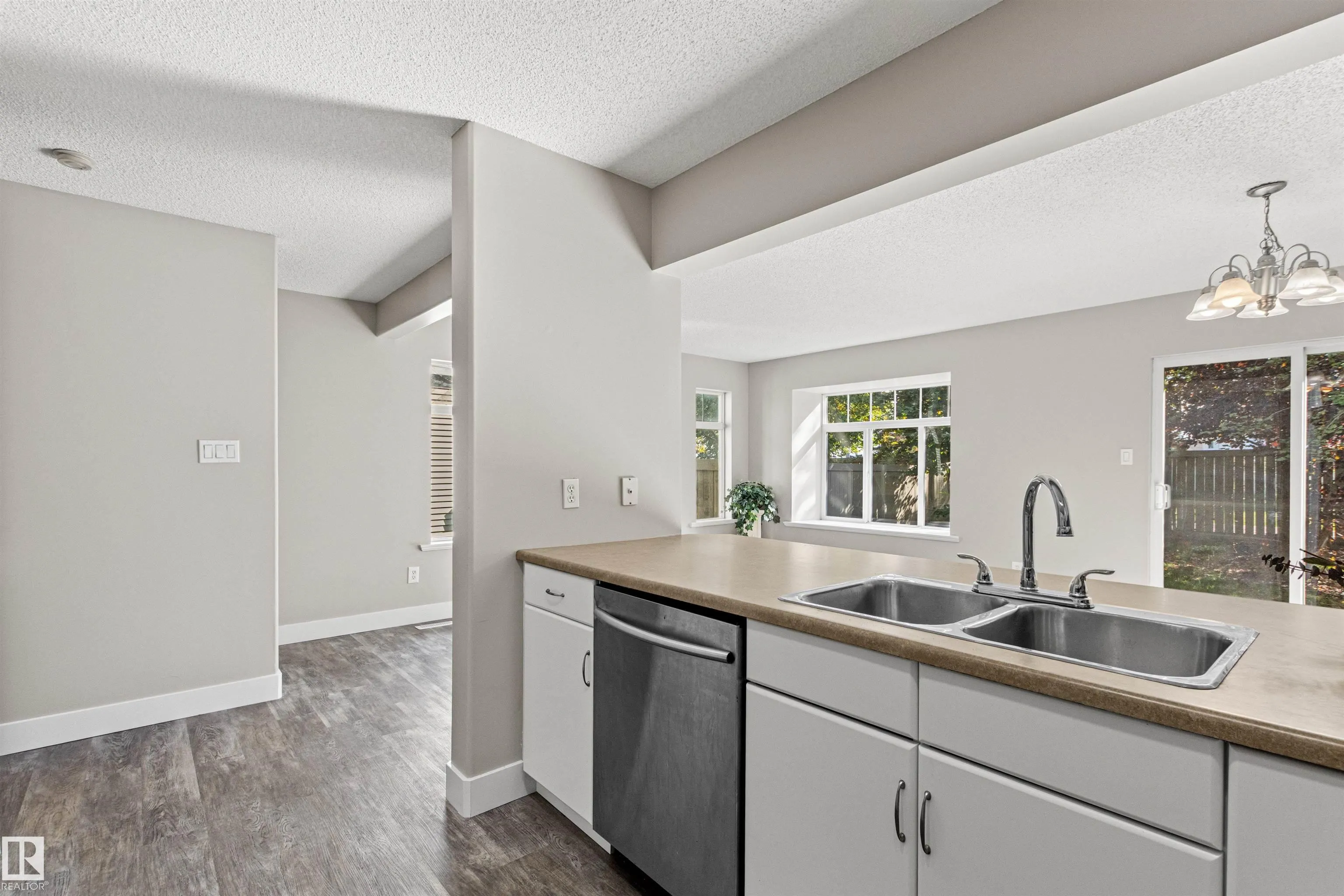 17-200 Erin Ridge Drive